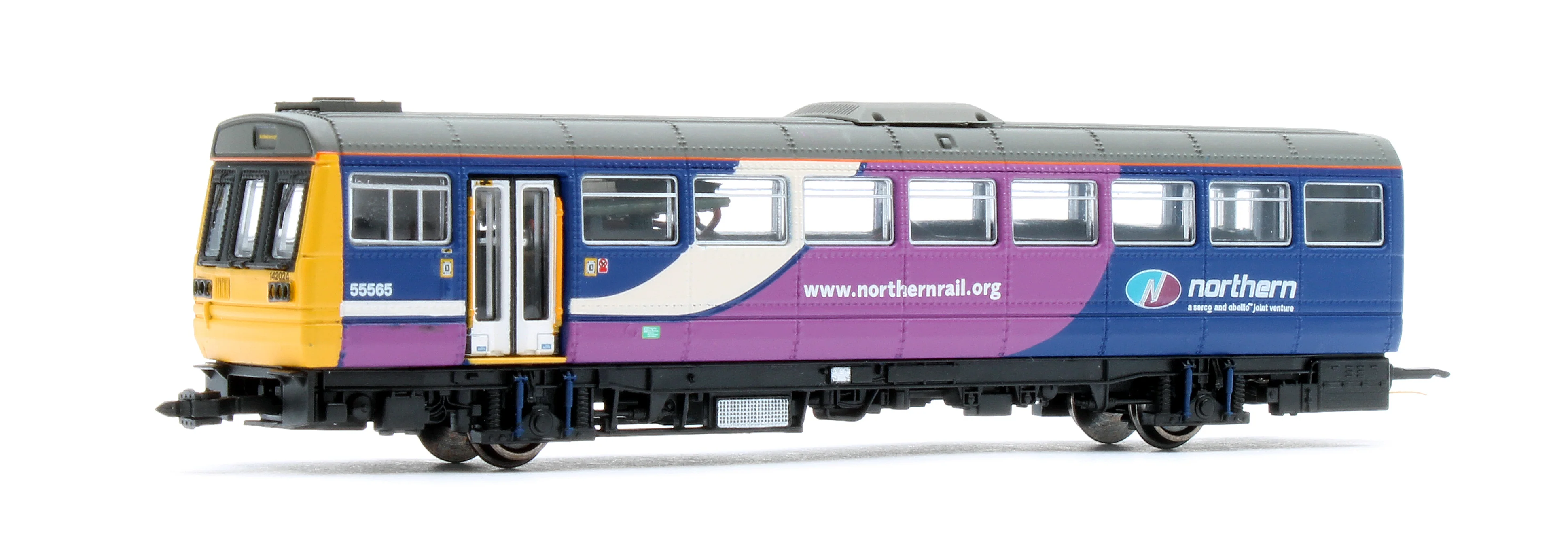 2D-142-006 Class 142 Northern Rail 142024 DMU - Image 7