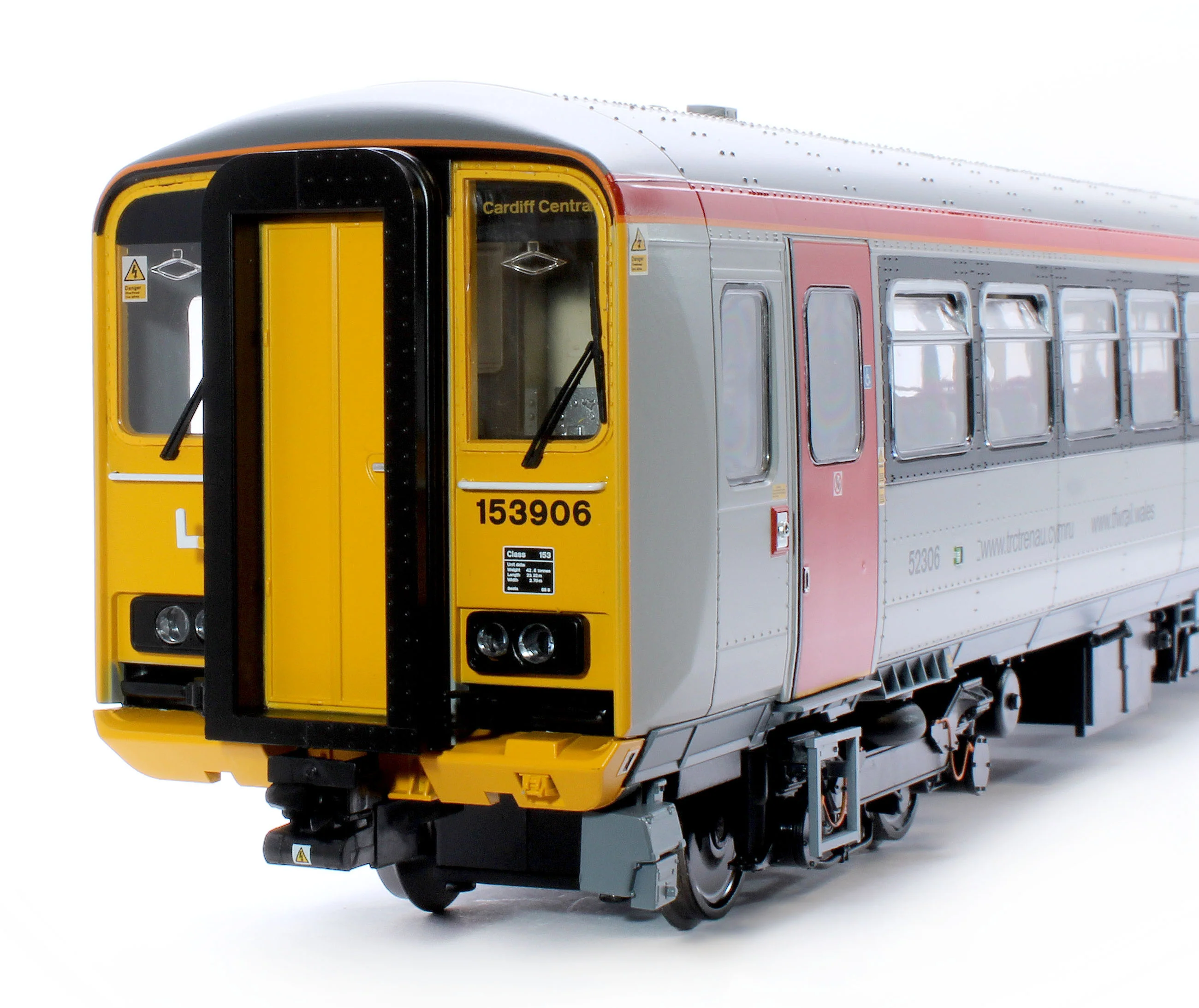 53273 Class 153 Transport for Wales Grey/Red 153906 Diesel Locomotive - DCC Sound - Image 7