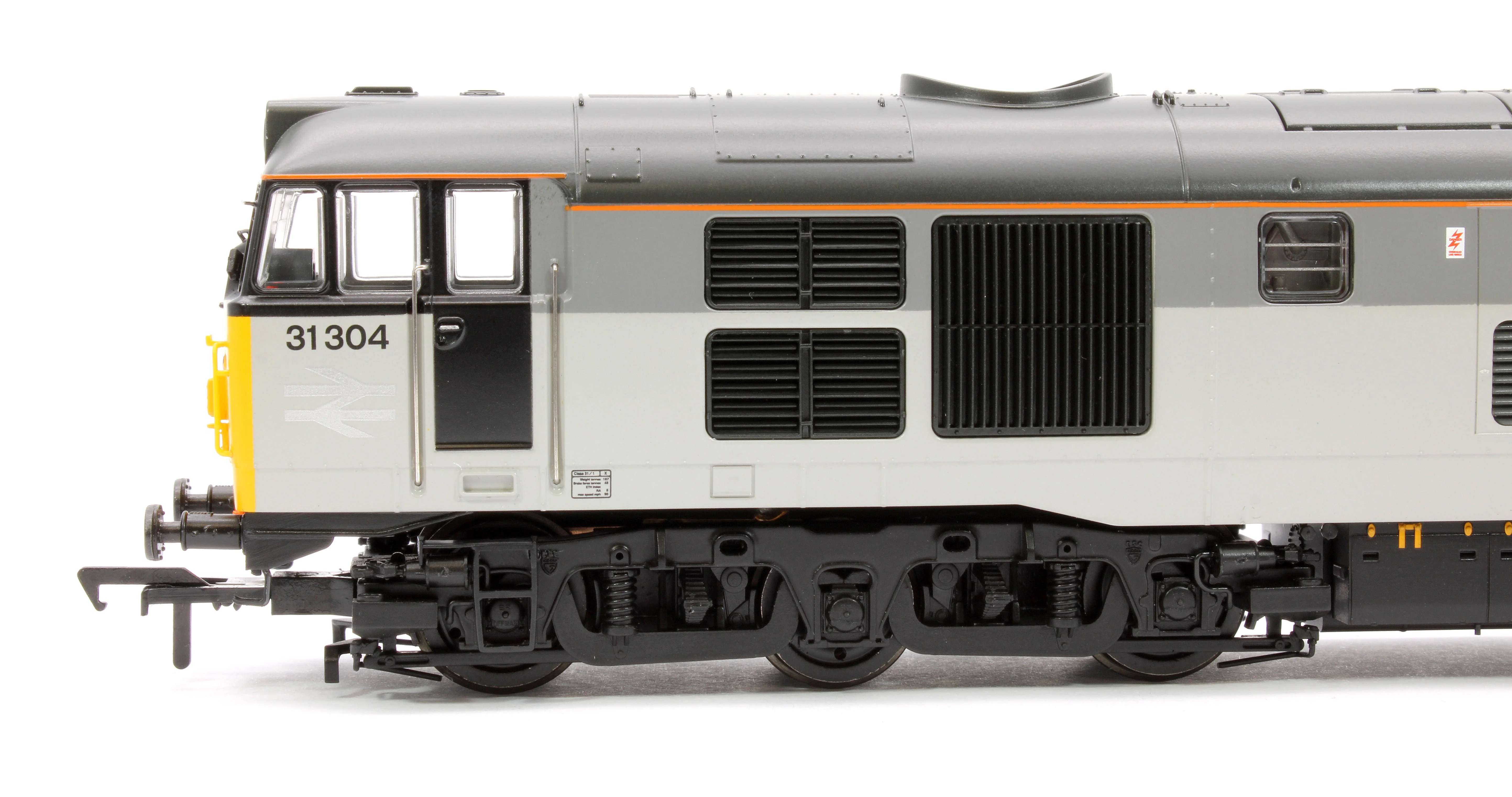35-823ASF Class 31/1 Refurbished 31304 BR Railfreight Petroleum Sector Diesel Locomotive - DCC Sound - Image 7