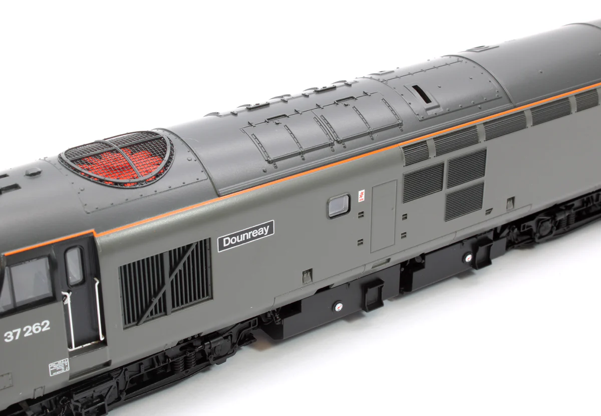35-311SF Class 37/0 Centre Headcode 37262 'Dounreay' BR Engineers Grey Diesel Locomotive - DCC Sound - Image 12