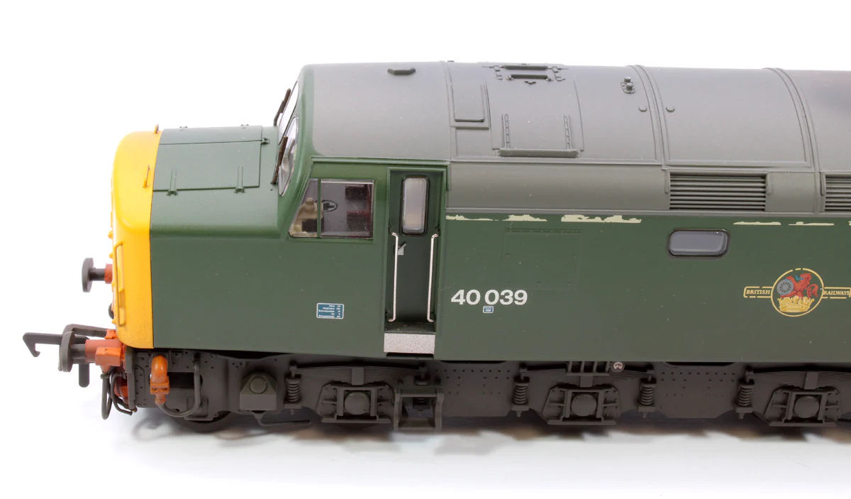 Class 40 Disc Headcode 40039 BR Green (Full Yellow Ends) Diesel Locomotive - Weathered - Image 9