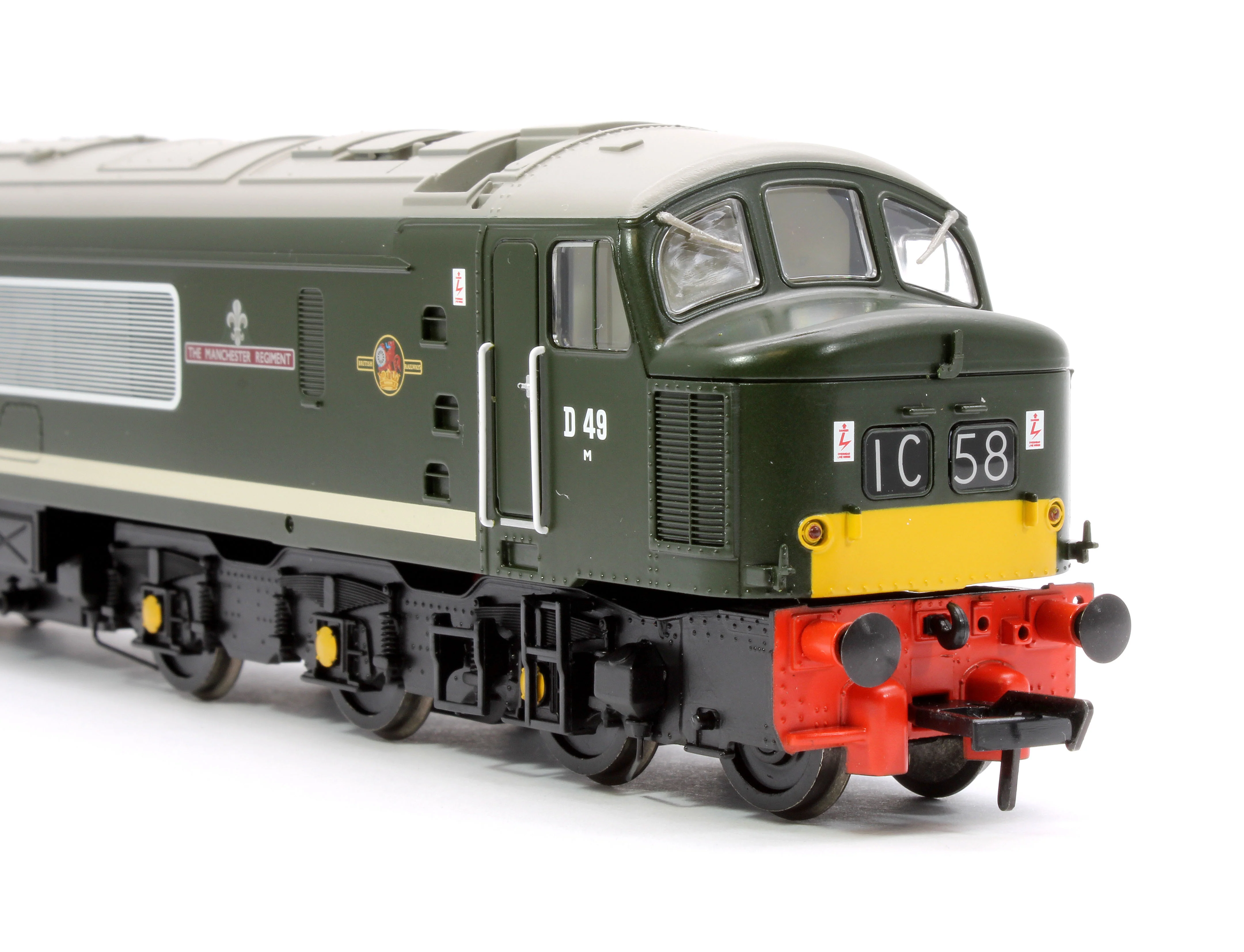 32-678ASF Class 45 Split Centre H/C D49 'The Manchester Regiment' BR Green (Small Yellow Panels) Diesel Locomotive - DCC Sound - Image 9