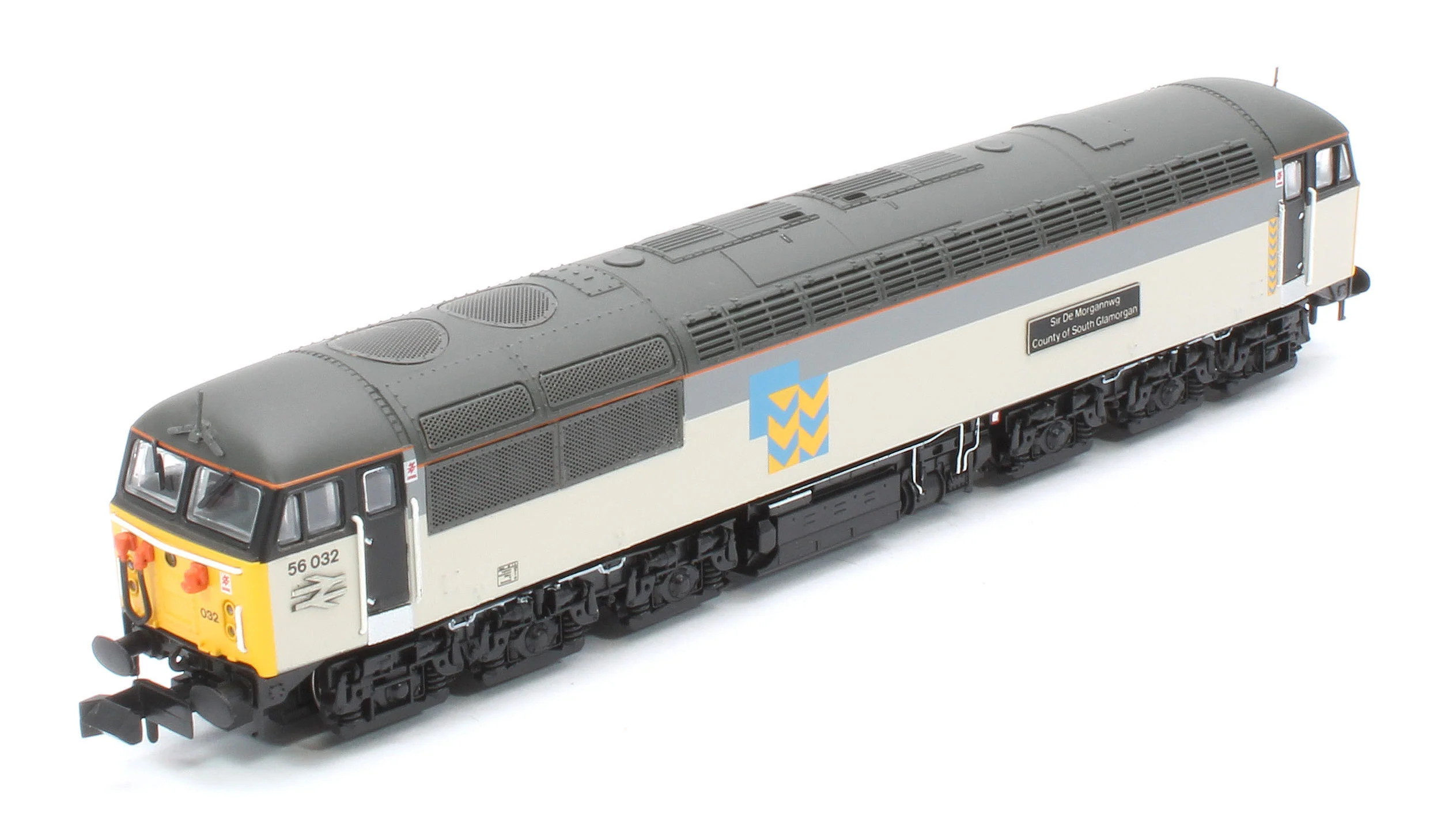 GM2210701 Class 56 032 County of South Glamorgan Railfreight Metals Diesel Locomotive - Image 11