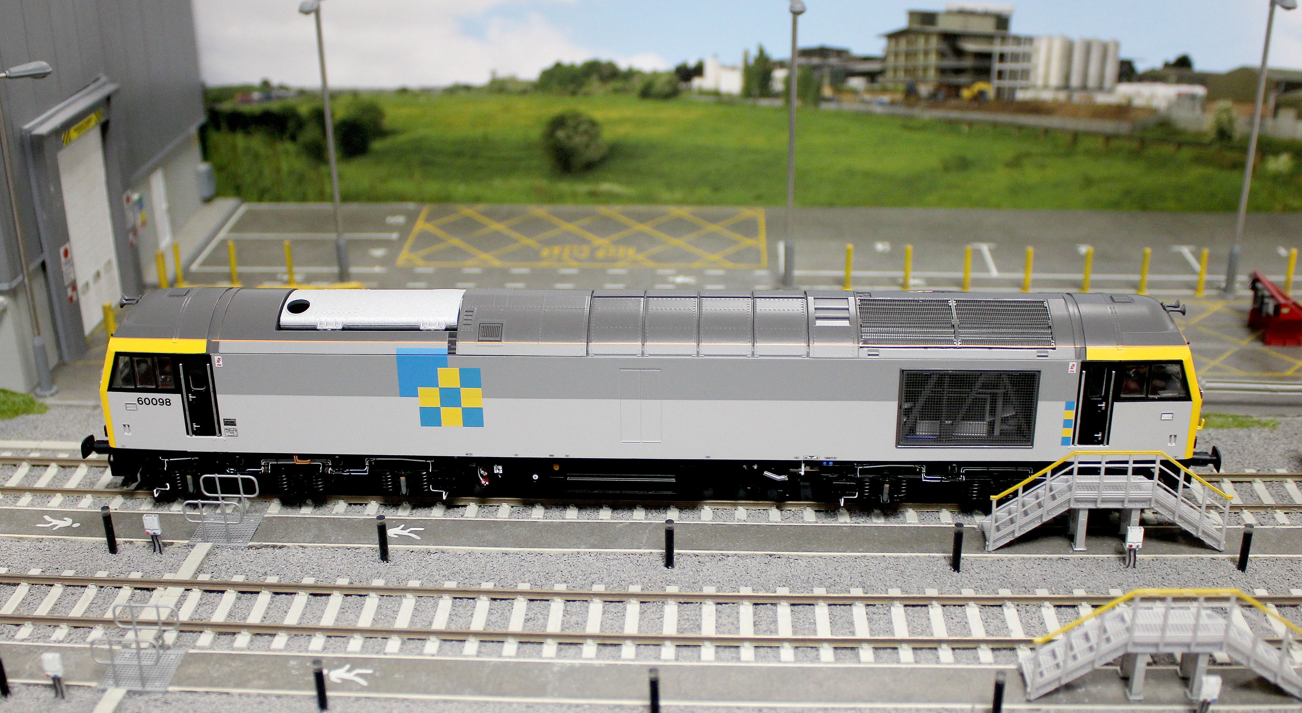 CM-60098-TGCN Class 60 098 “Charles Francis Brush” Construction Sector Diesel Electric Locomotive - Image 15