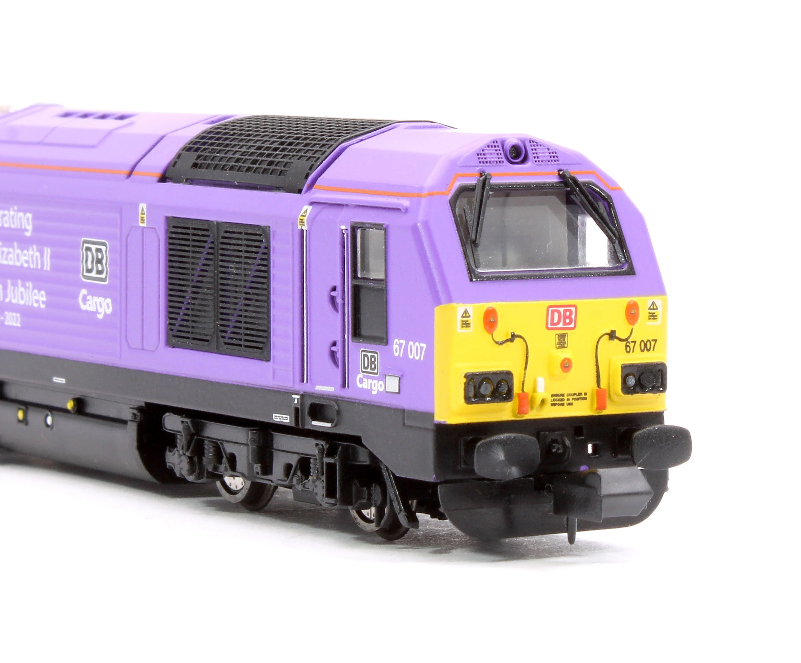 2D-010-016 Class 67 DB Cargo 'Celebrating Queen Elizabeth II Platinum Jubilee' 67007 Diesel Locomotive - Image 9