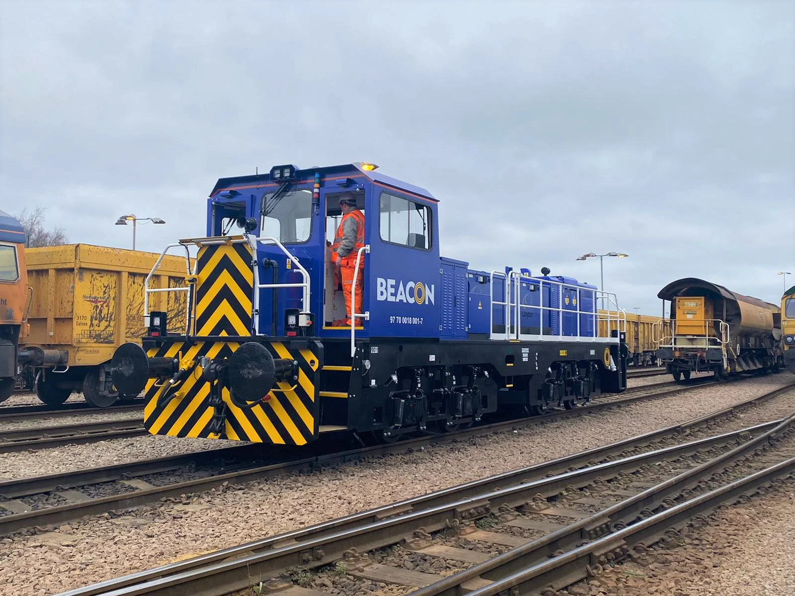 RT-CL18-BE-006-SF Clayton Class 18 (18006-15) / CBD90 Beacon Rail Hybrid Battery Diesel Locomotive (BMAC Light Cluster) DCC Sound - Image 6