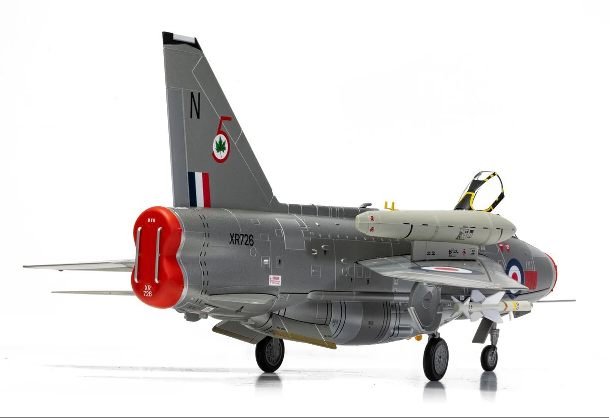 AA28404 English Electric Lightning F.6 XR726/N, RAF No.5 Squadron - Image 11