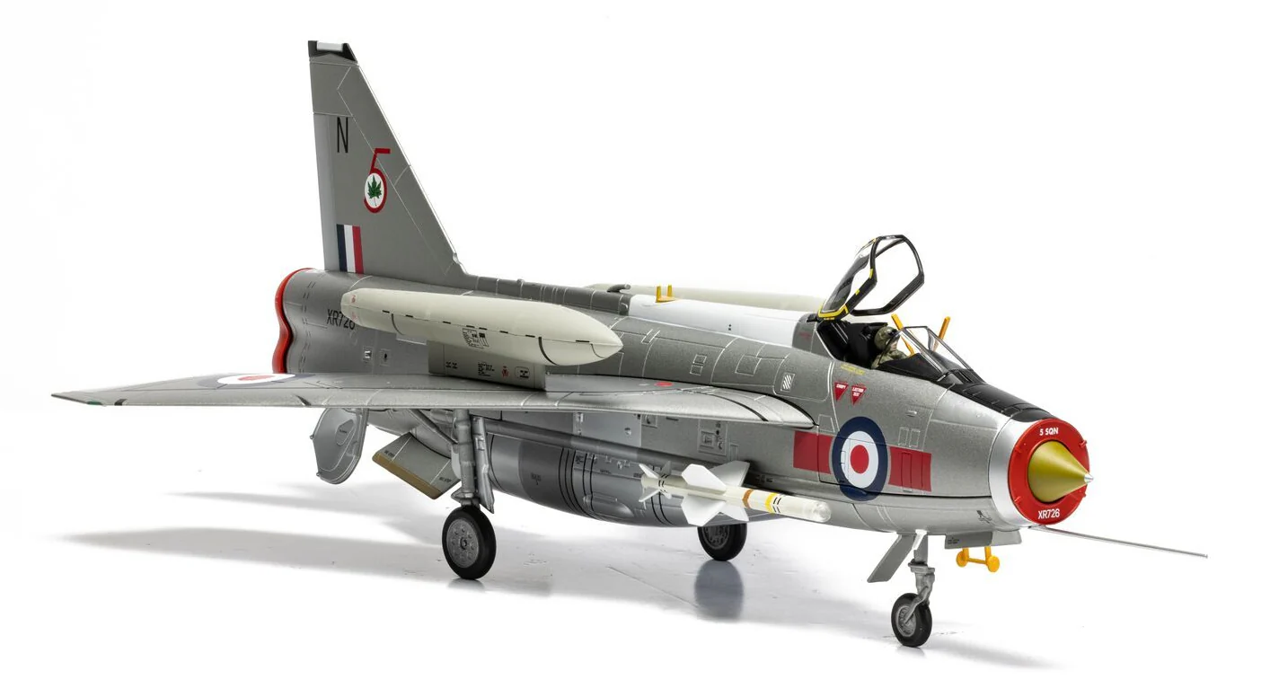 AA28404 English Electric Lightning F.6 XR726/N, RAF No.5 Squadron - Image 12