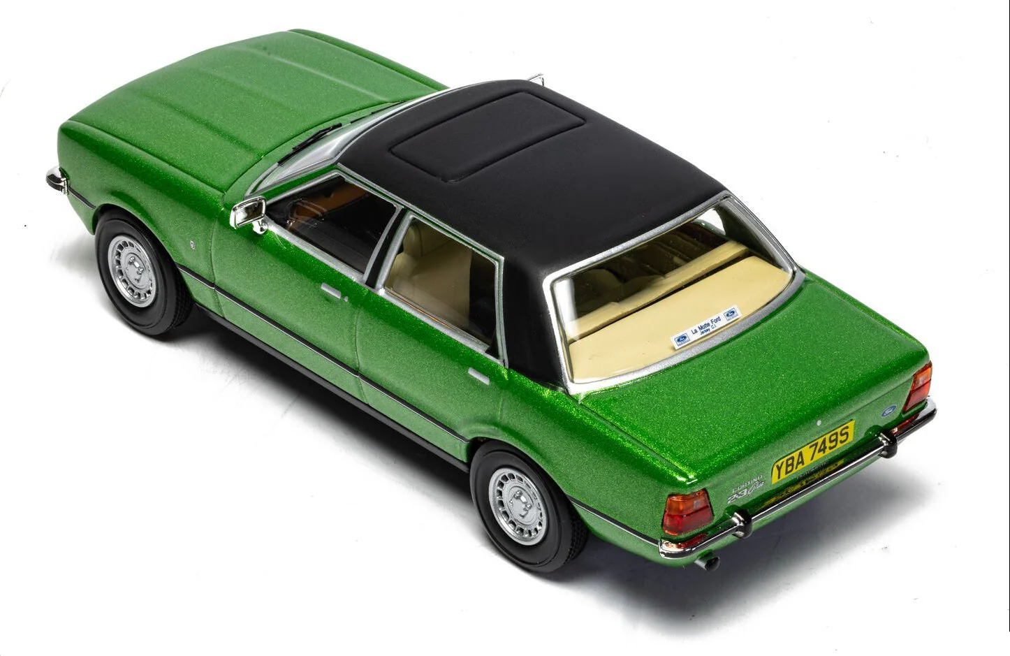 VA11918 Ford Cortina Mk4 2.3 Ghia - Regency Green - Image 5