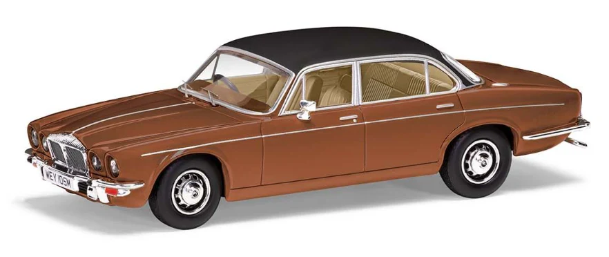 VA13900 Daimler Sovereign (Series 2) Double Six Vanden Plas, Caramel (metallic)