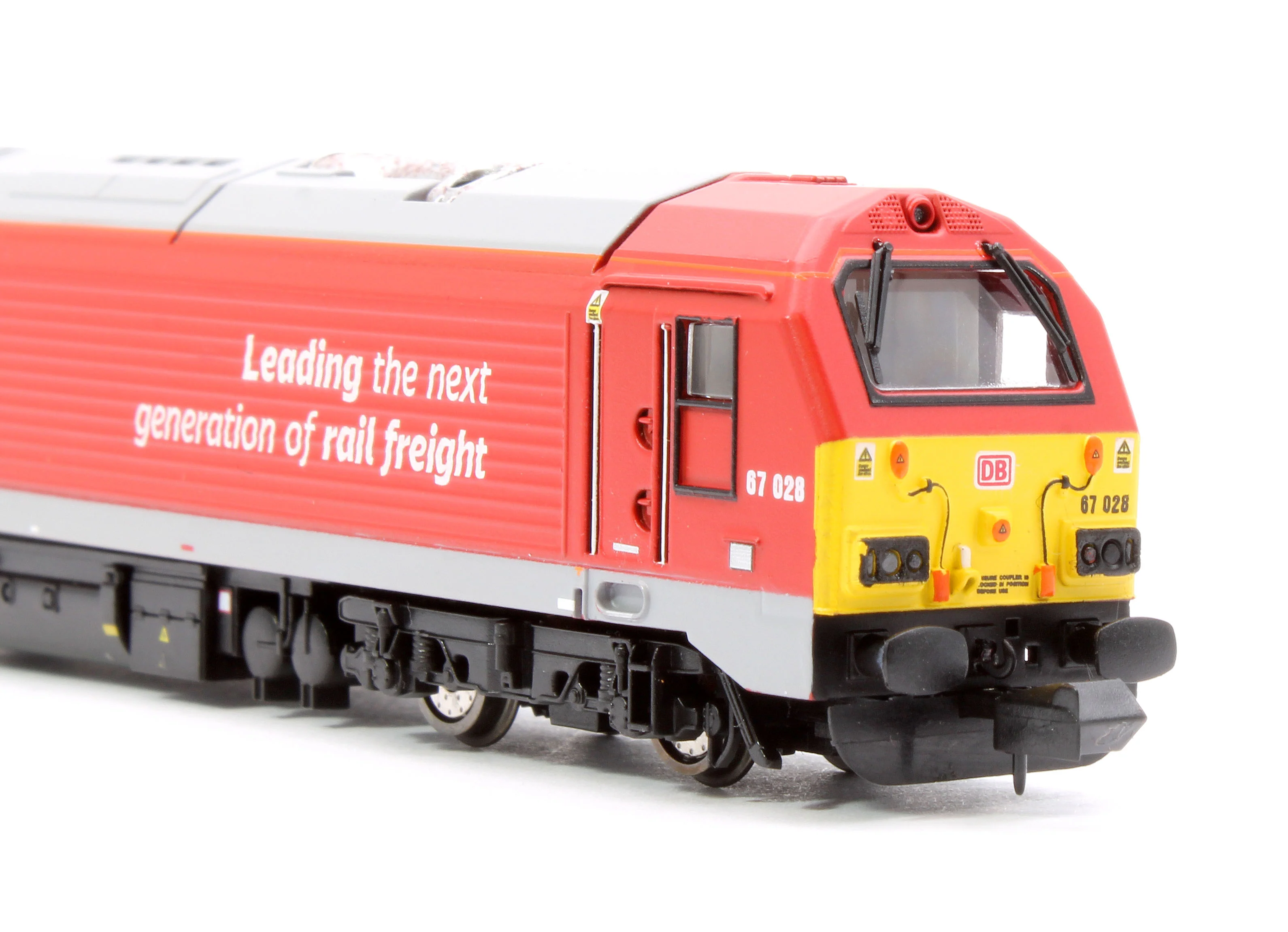2D-010-014D Class 67 DB Schenker Red 67028 Diesel Locomotive - DCC Fitted - Image 10