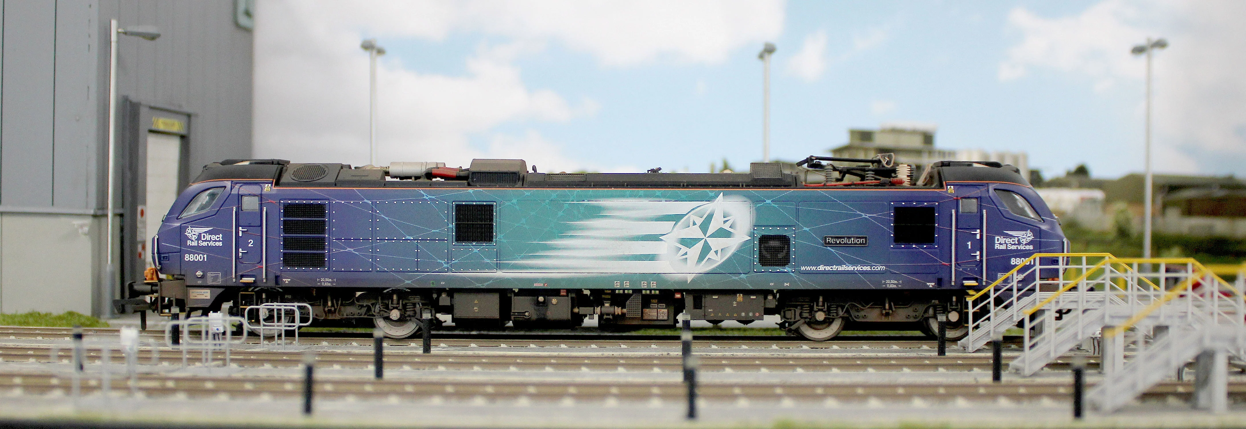 4D-088-001W Highly Detailed Premium Weathered Class 88 'Revolution' 88001 DRS Electro-Diesel Locomotive - Image 12