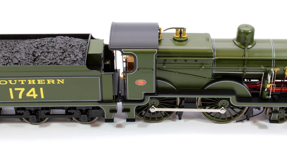 SECR Maunsell D1 Class Southern SR Maunsell Olive Green 4-4-0 Steam Locomotive (with Top Feed) No.1741 - Image 12