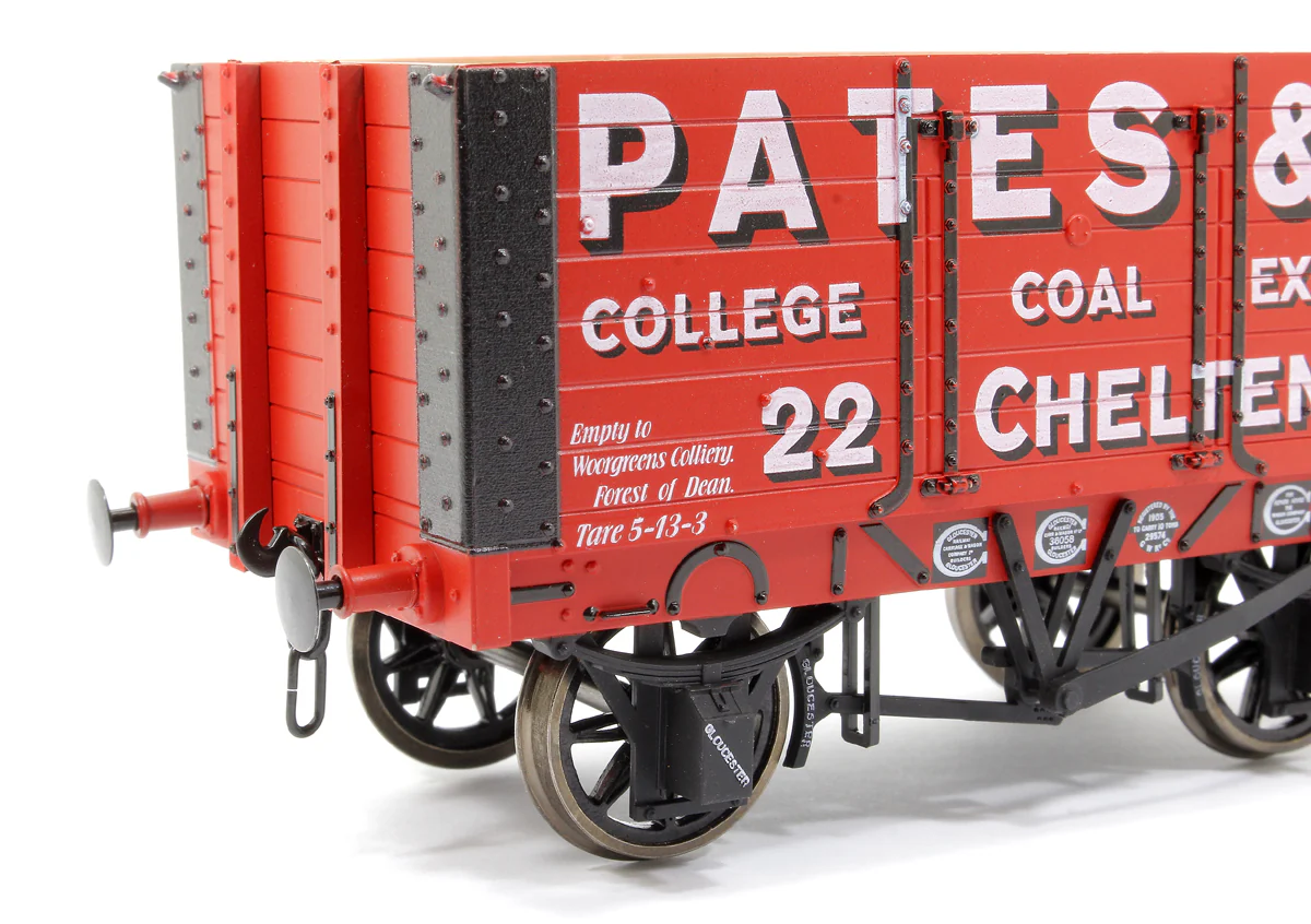 7F-072-006 7 Plank 9' Wheelbase 2 Door Pates & Co No 22 - Image 4