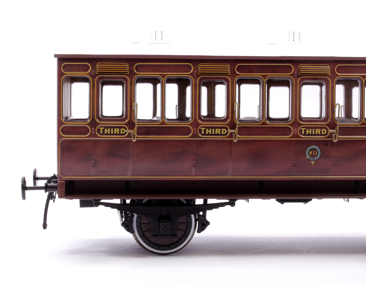 7P-020-600D Stroudley 4 Wheel Main Line Oil Lit 3rd Mahogany 811 - DCC & Light Bar Fitted - Image 5