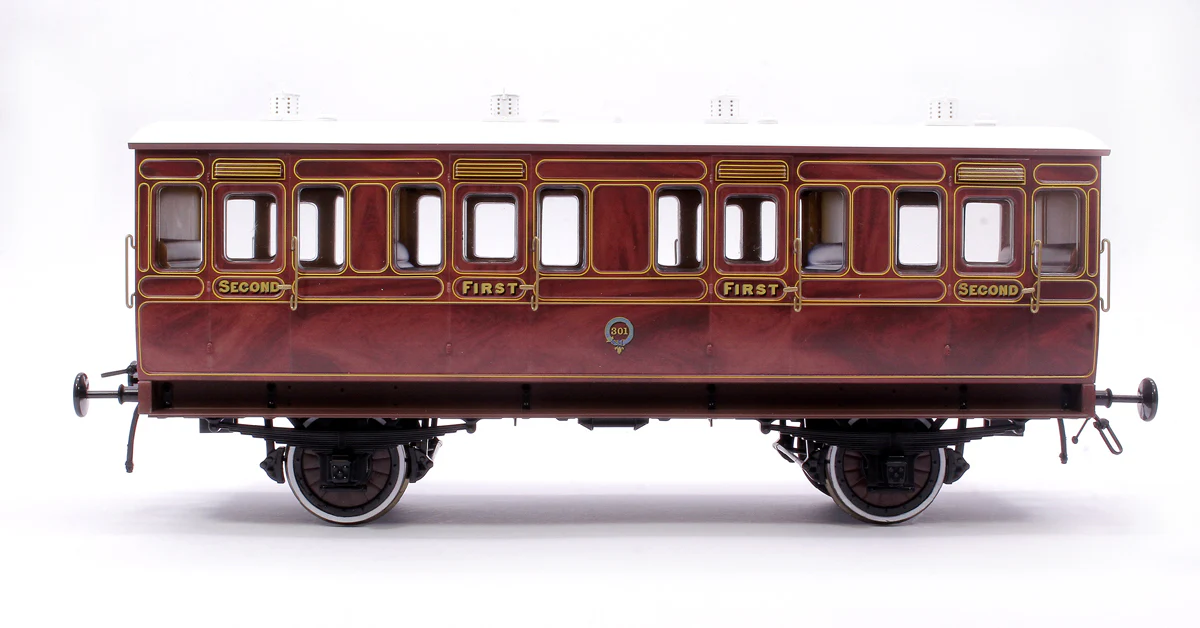 7P-020-800D Stroudley 4 Wheel Main Line Oil Lit Composite Mahogany 301 - DCC & Light Bar Fitted - Image 2