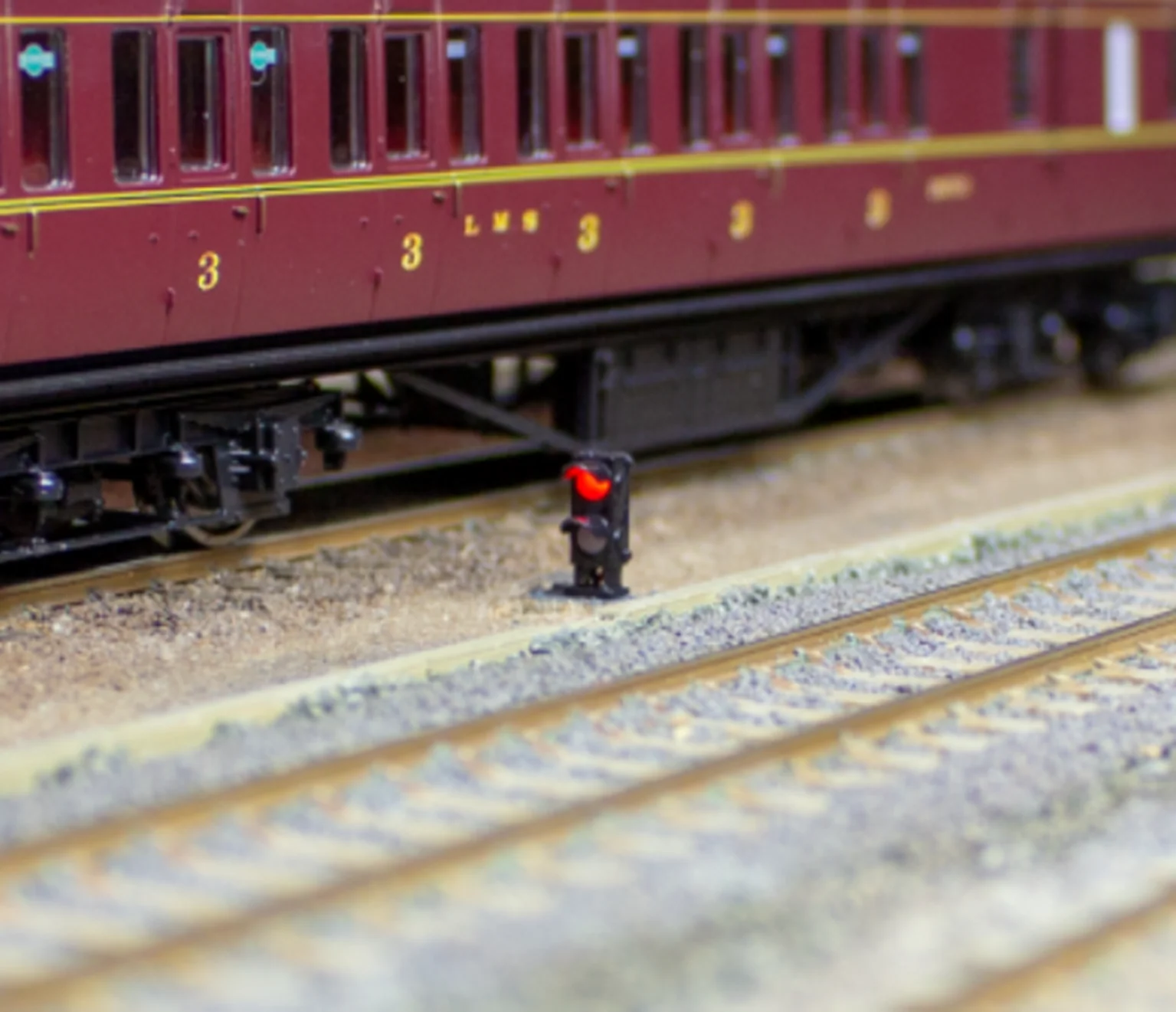 DCD-GS-RG 12x 2-wire Red/Green Ground Signal - Image 3
