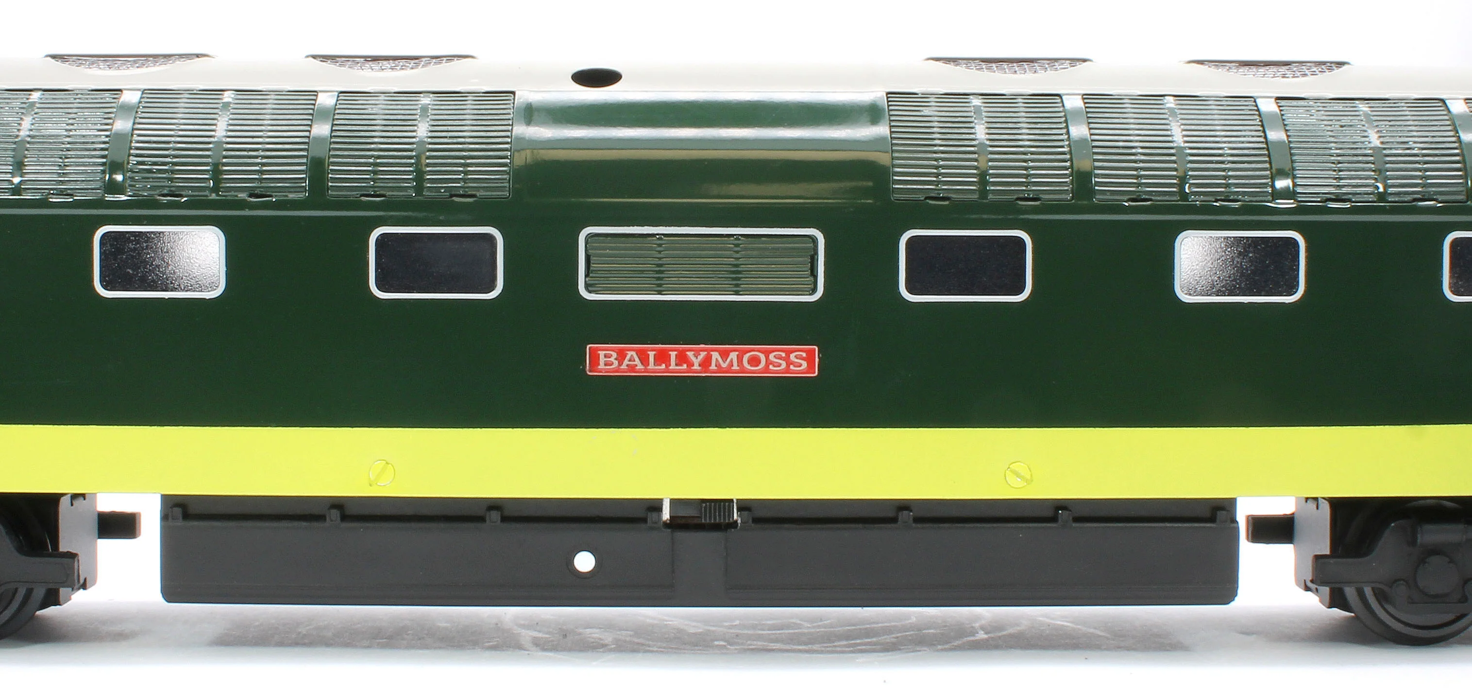 E/41-B2 Class 55 English Electric Deltic "Ballymoss" BR Green Small Yellow Panels No. D9018 Diesel Locomotive - Image 8