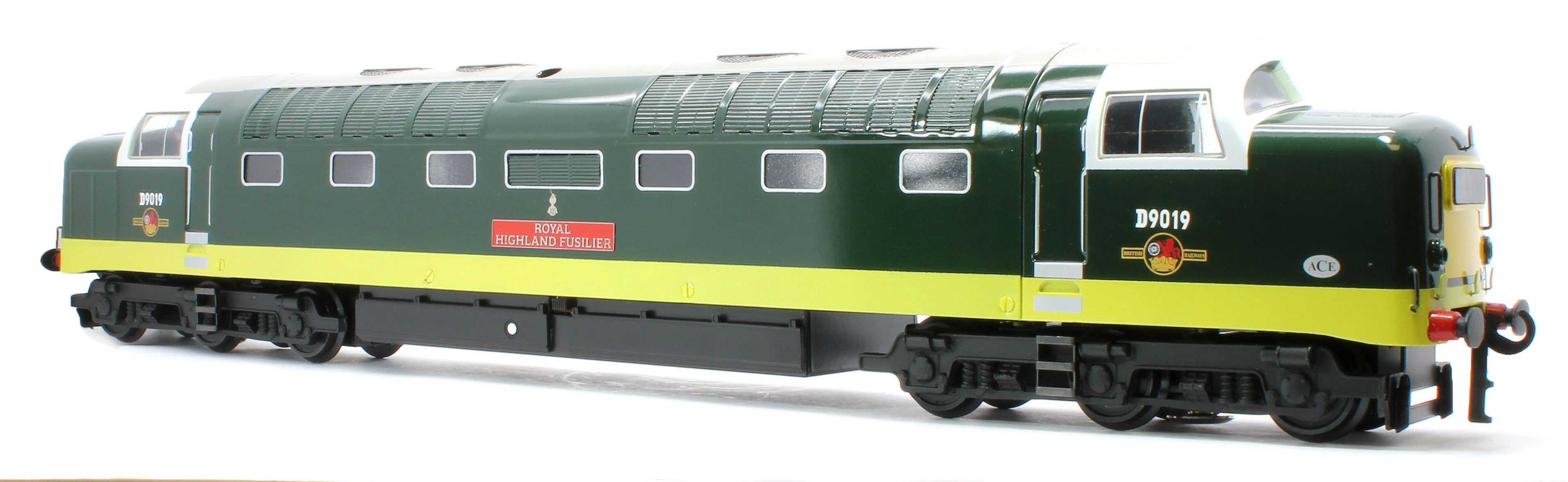 E/41-B2 Class 55 English Electric Deltic "The Royal Highland Fusilier" BR Green Small Yellow Panels No. D9019 Diesel Locomotive - Image 3