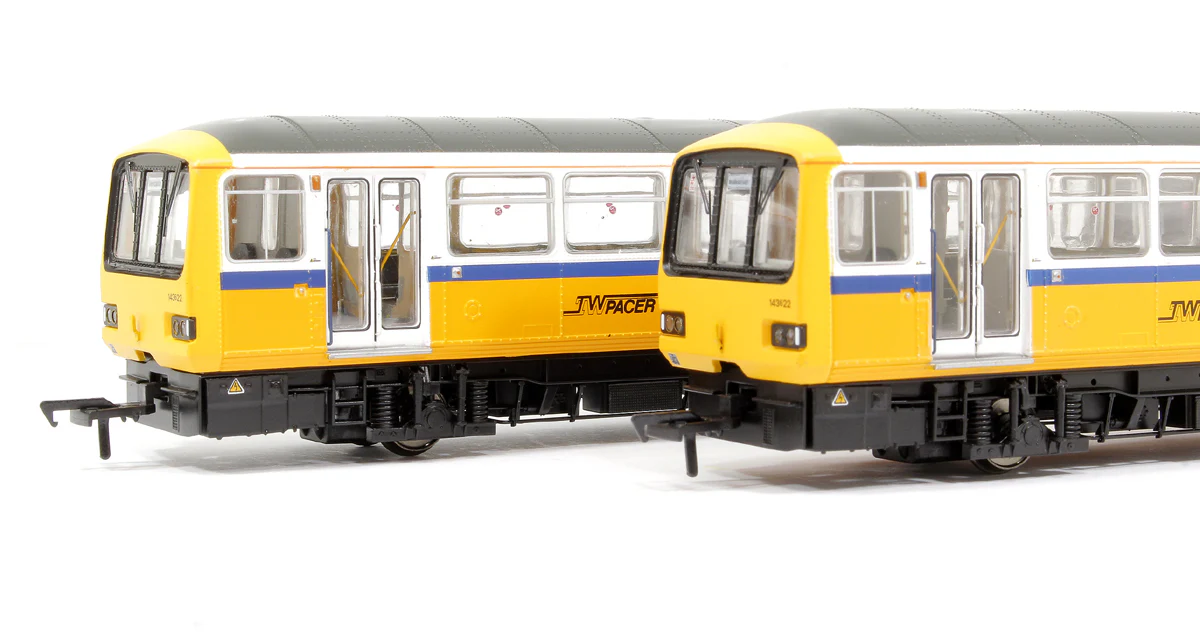 E83025 Class 143 2-Car DMU 143622 BR Tyne & Wear PTE - Image 8