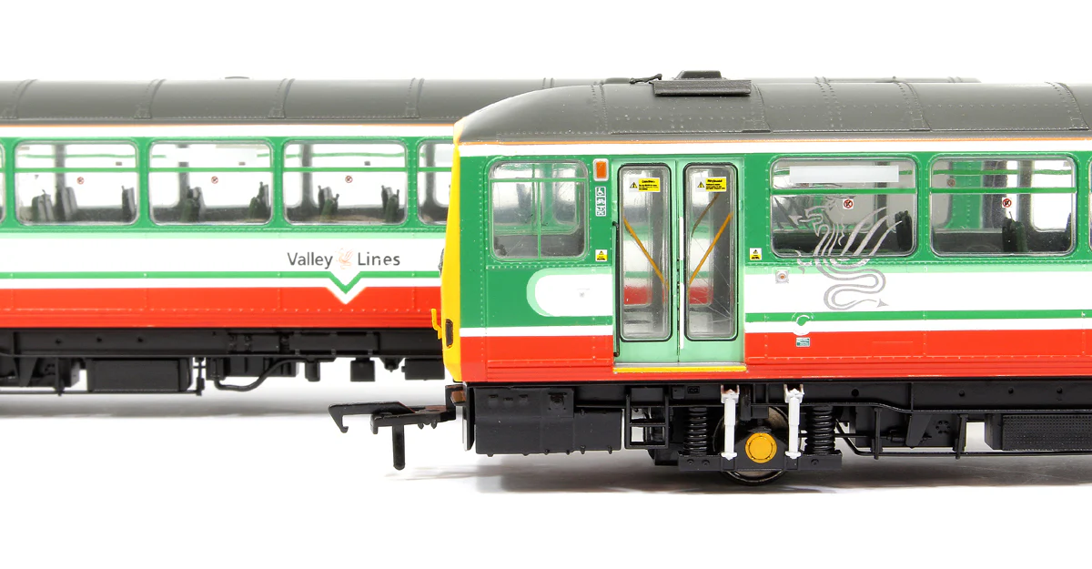 E83026 Class 143 2-Car DMU 143606 Valley Lines - Image 10