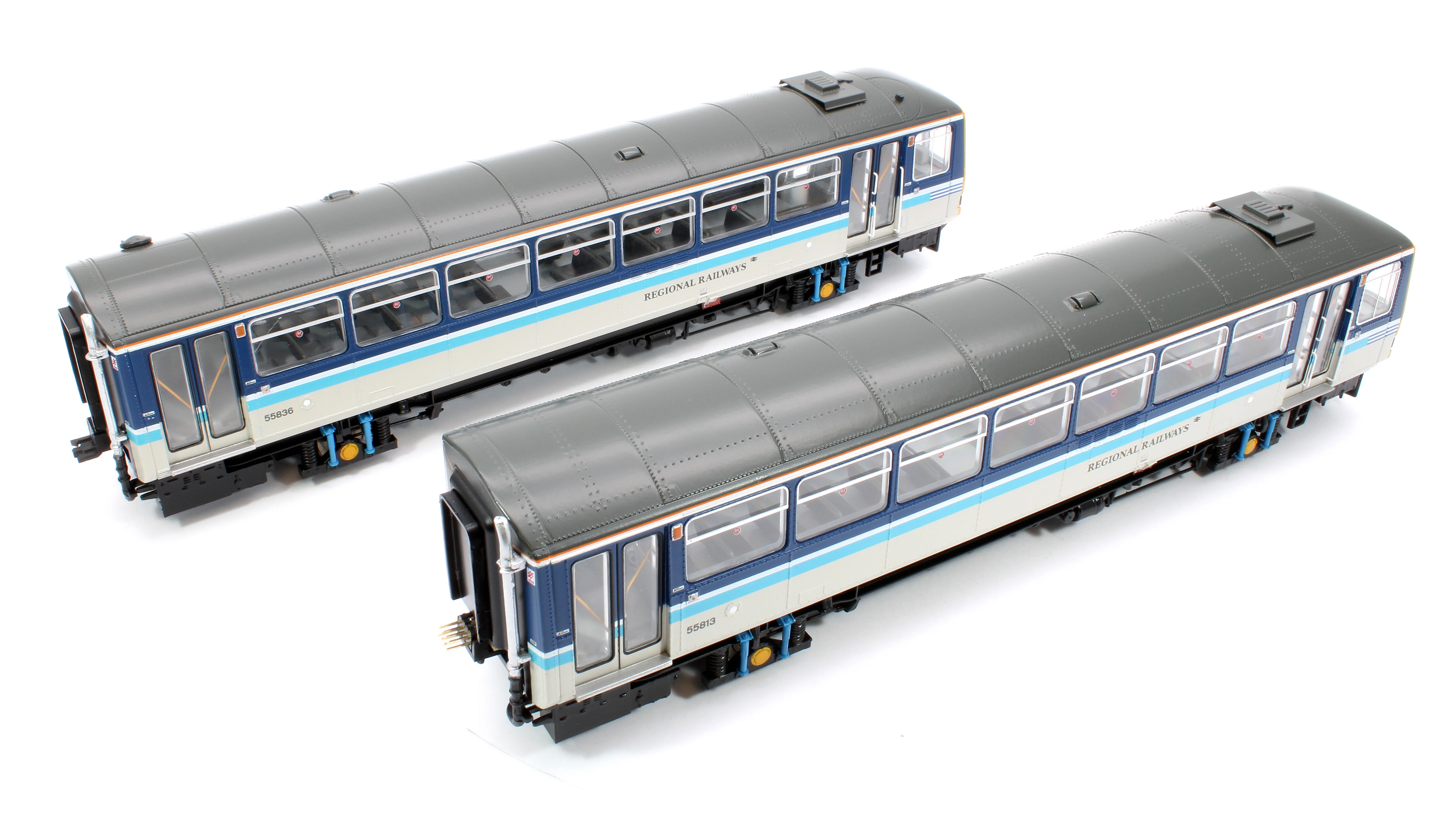 E83032 Class 144 2-Car DMU 144013 BR Regional Railways - Image 9