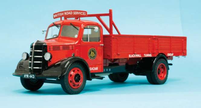 PKEM2401 Bedford O Series LWB Dropside Truck Model Kit - Image 2