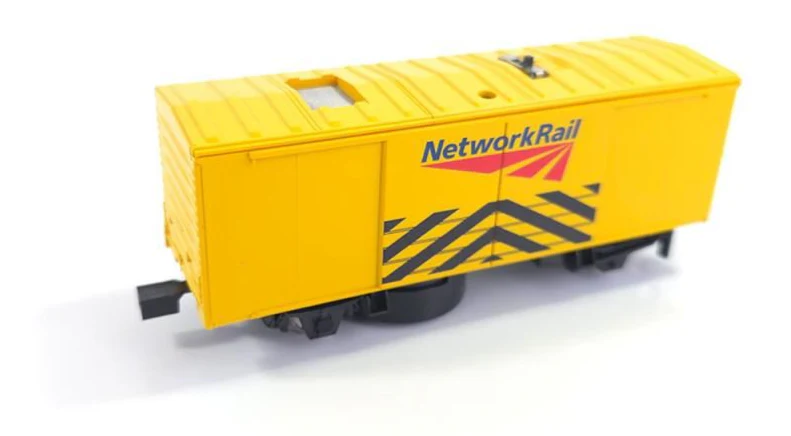 GM4450101 Network Rail Battery Operated Track Cleaning Wagon - Image 3