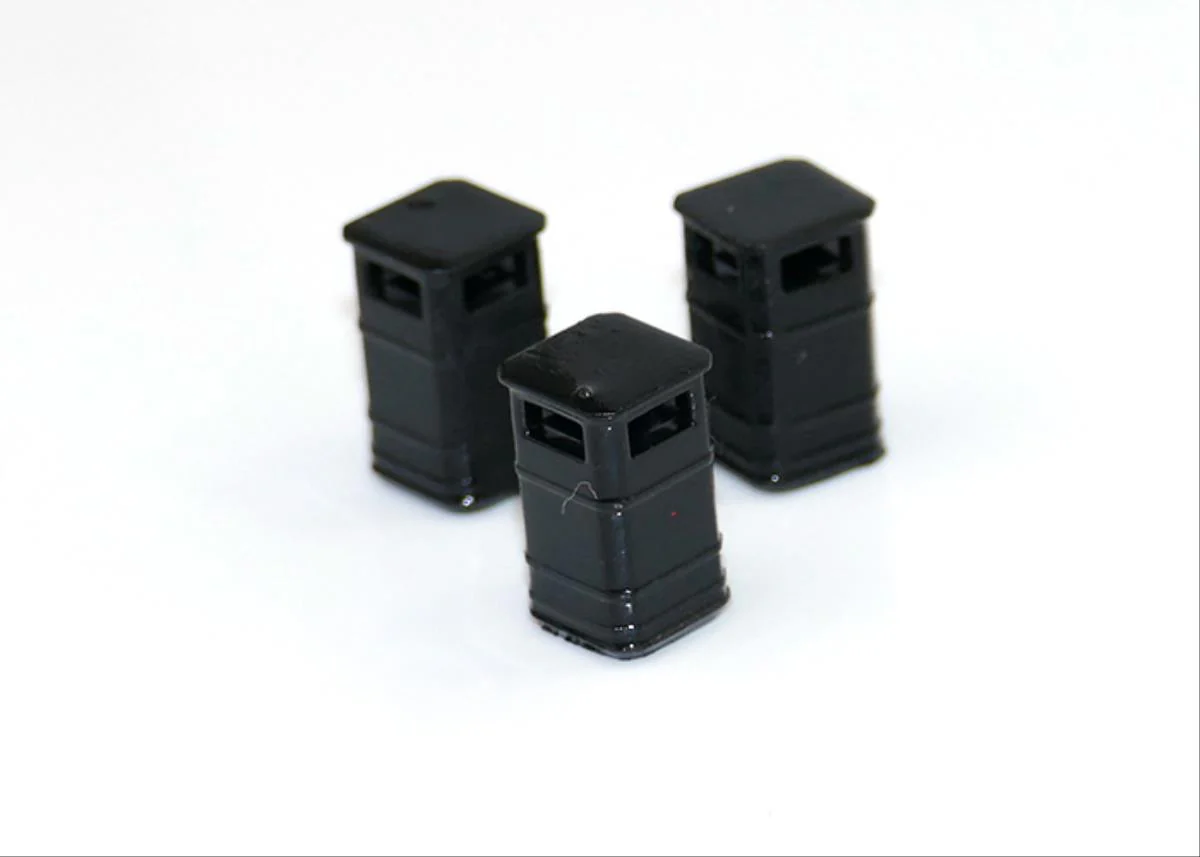 GM464 Litter Bins 3pcs (Pre-Built)