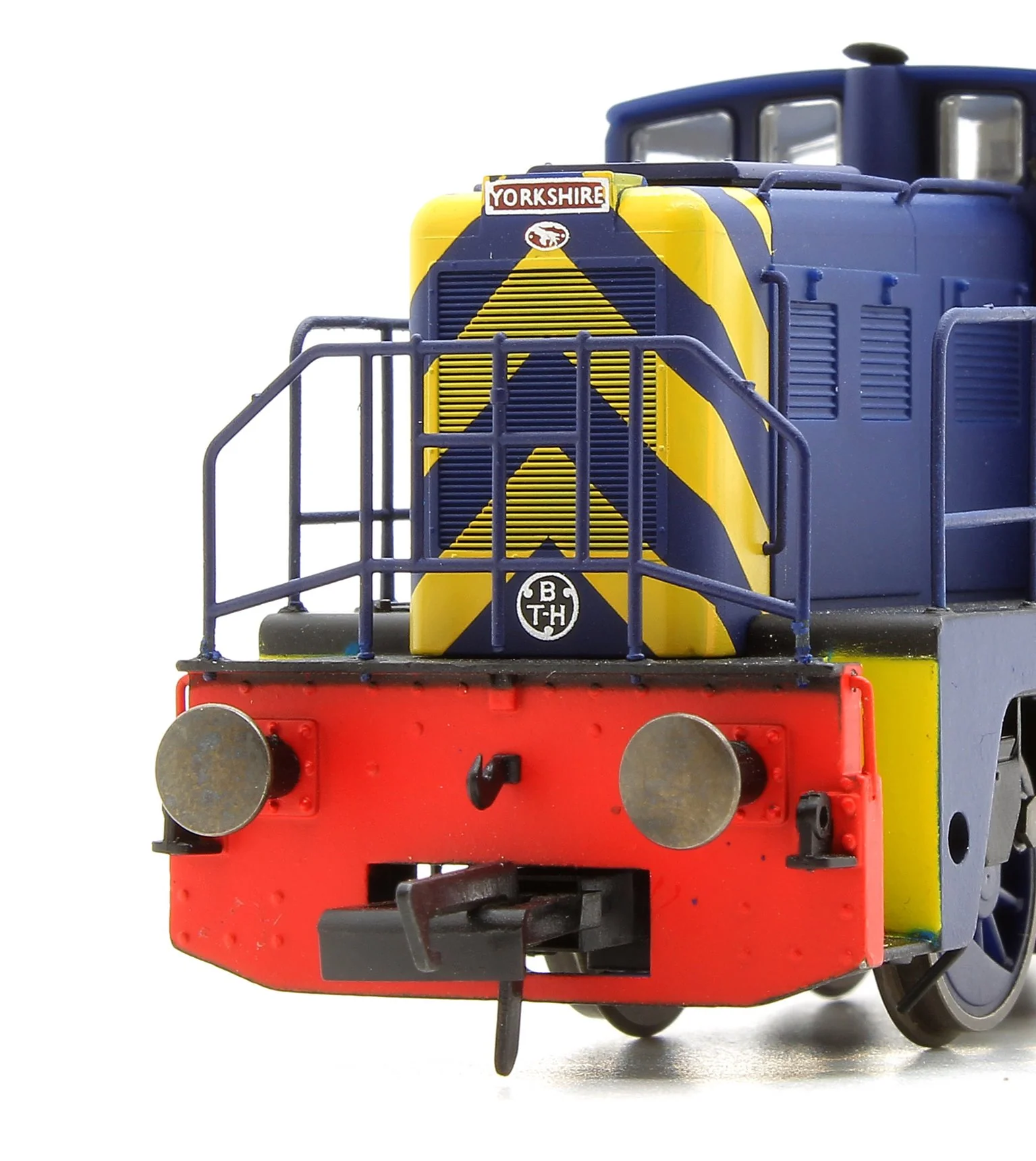 GV2015SR YEC Janus 0-6-0DE Port of London No.201 Diesel Locomotive (DCC Ready) - Image 4
