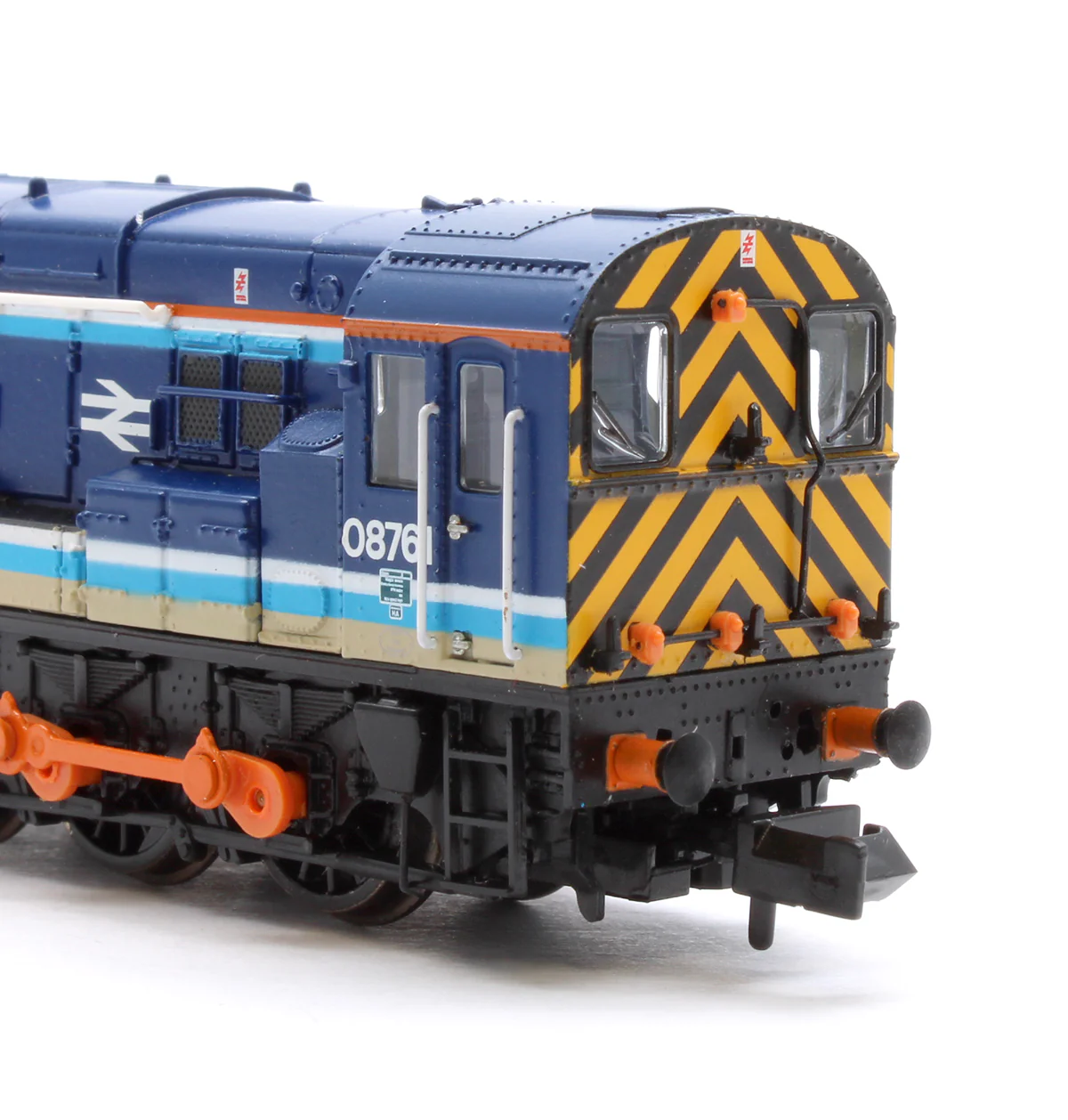 371-017RJSF Class 08 08761 BR Provincial Diesel Locomotive - DCC Sound - Image 7