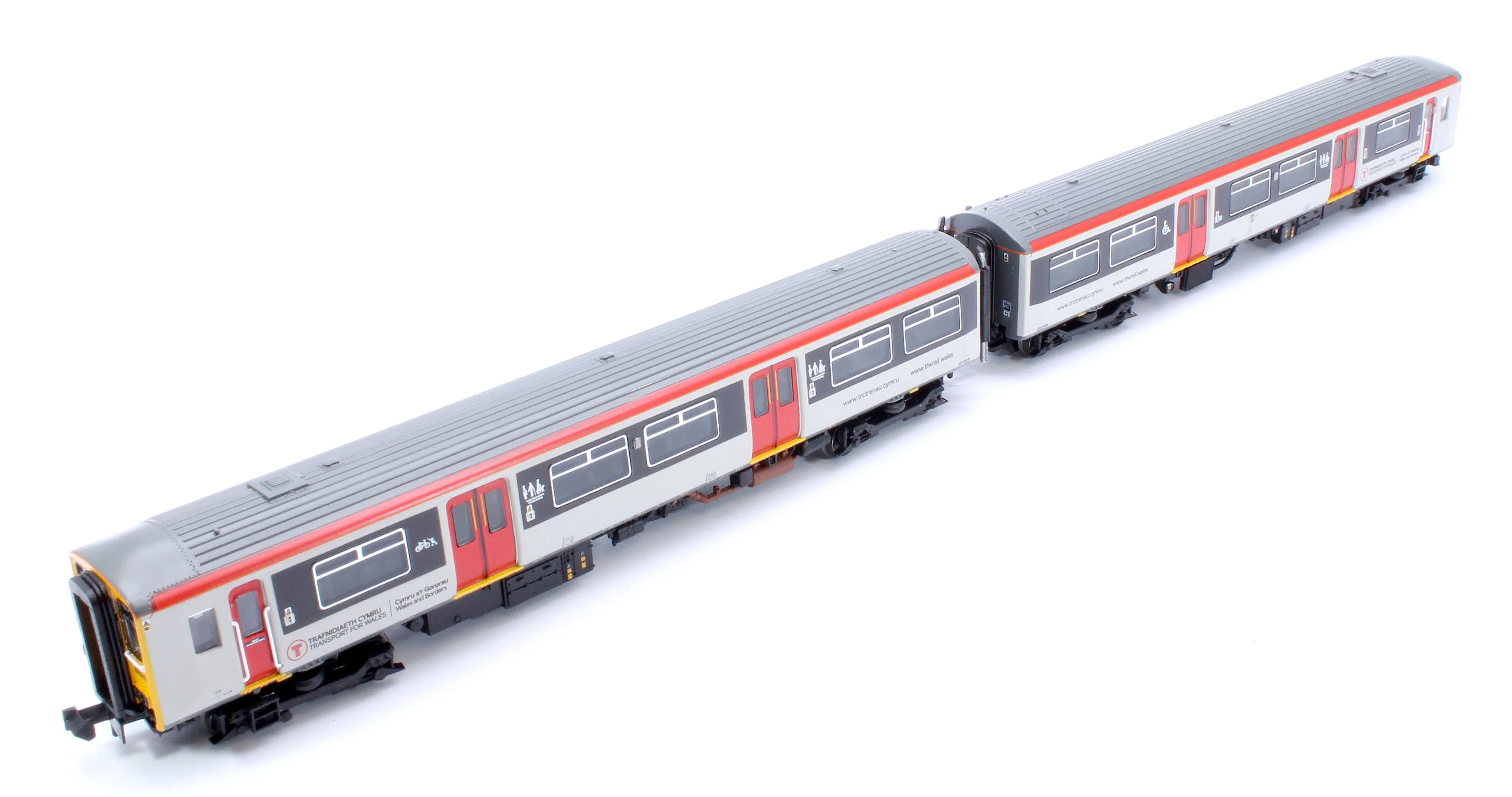 371-339SF Class 150/2 2-Car DMU 150213 Transport for Wales - DCC Sound - Image 15