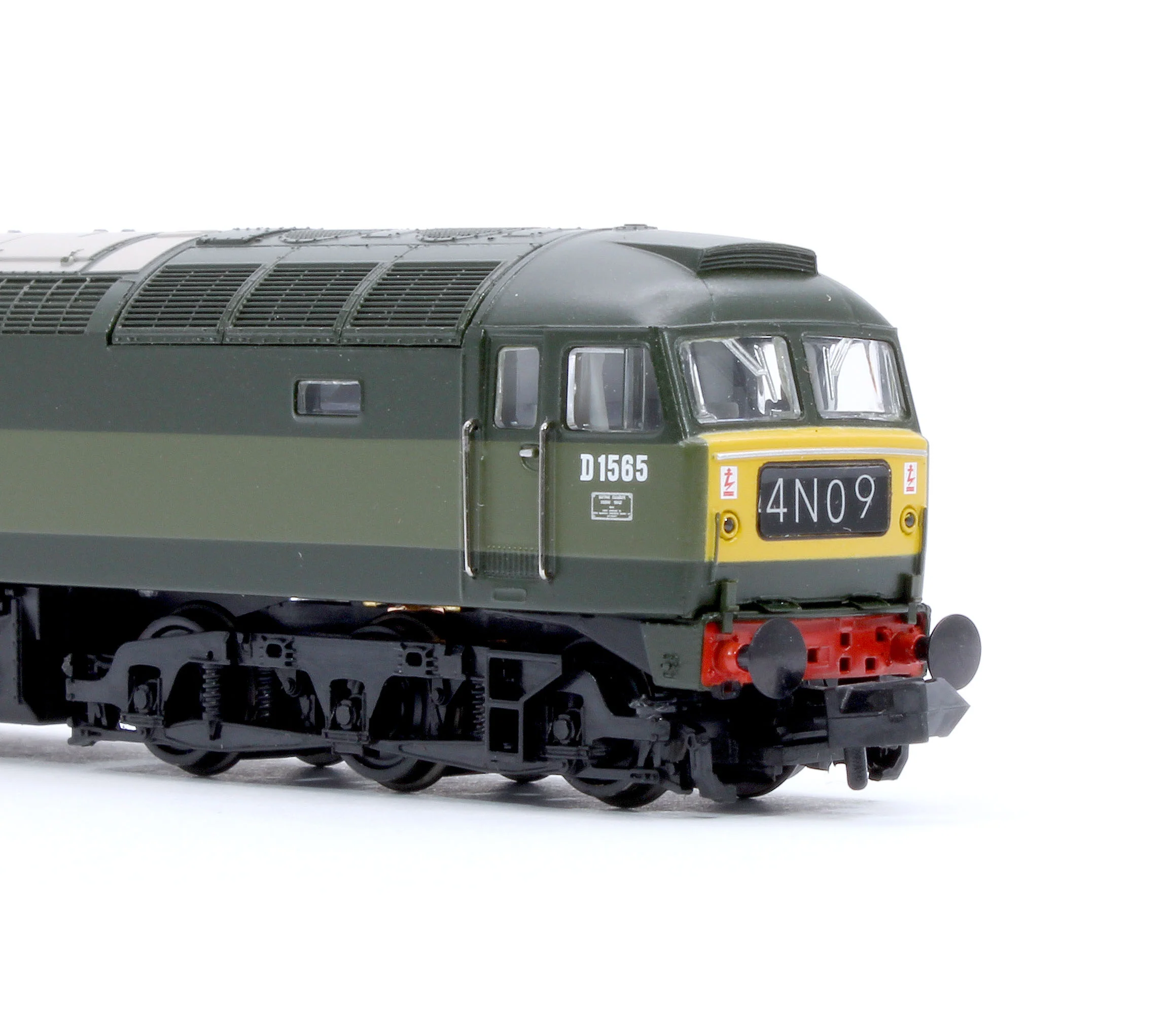 371-825D Class 47/0 D1565 BR Green (Small Yellow Panels) Diesel Locomotive - Image 6