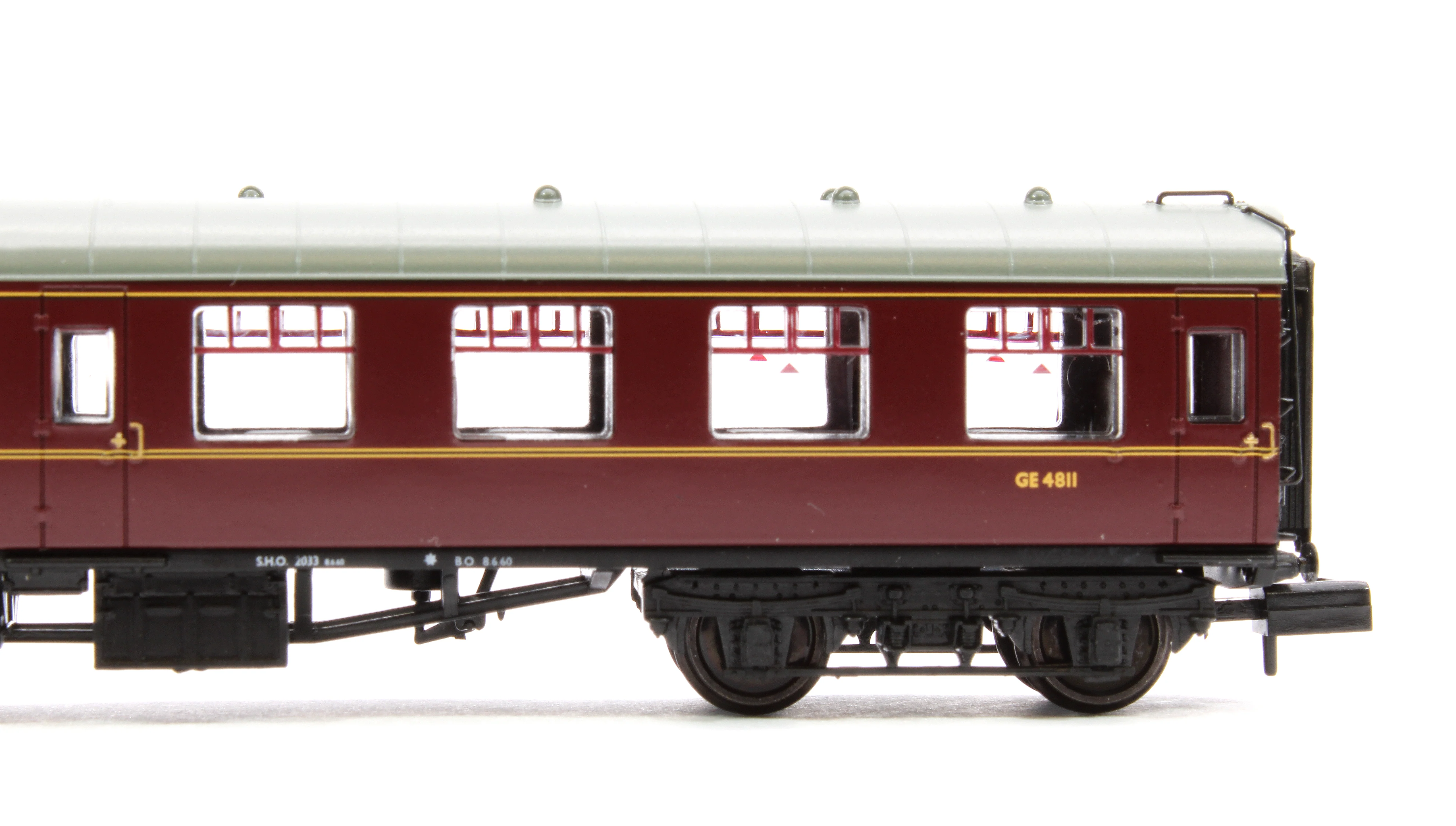 374-012G BR Mk1 TSO Tourist Second Open BR Maroon No. GE4811 - Image 4