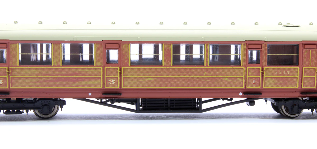 2P-011-210 Gresley Coach LNER Teak Brake Composite 5547 - Image 4