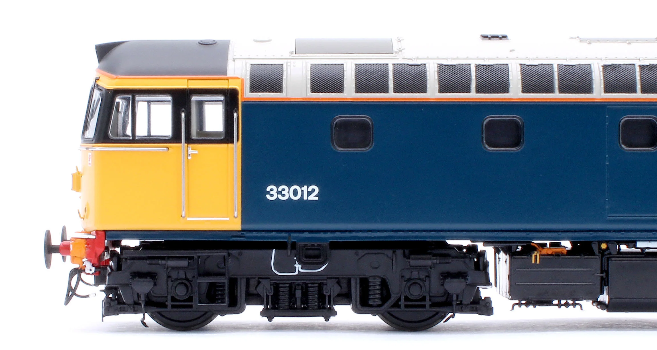 3421 Class 33/0 BR Blue No.33012 (Yellow Cabs/HI Headlights) Diesel Locomotive - Image 6