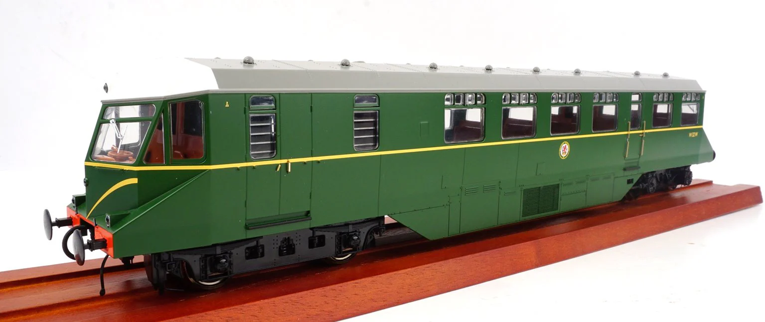 1904 GWR AEC ‘Razor Edge' Railcar BR green with speed whiskers (white cab roofs) No.W32W Diesel Locomotive - Image 2