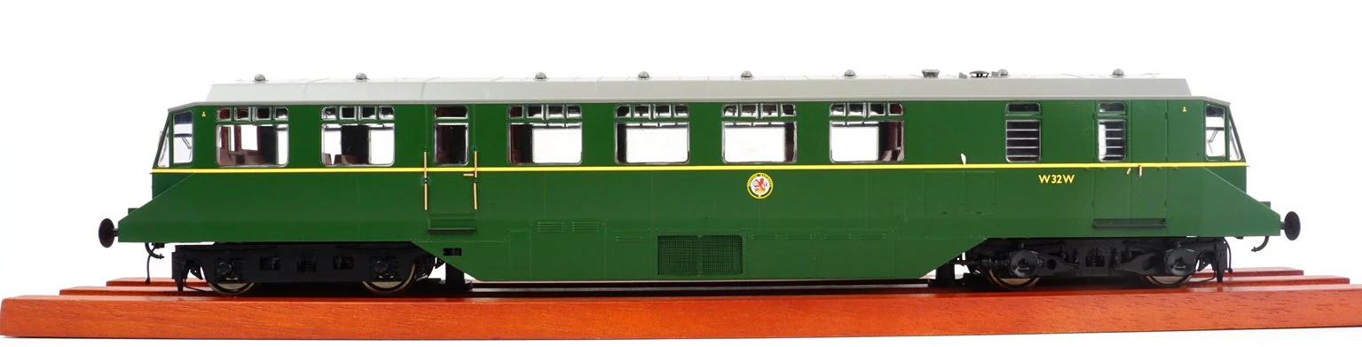 1904 GWR AEC ‘Razor Edge' Railcar BR green with speed whiskers (white cab roofs) No.W32W Diesel Locomotive - Image 3