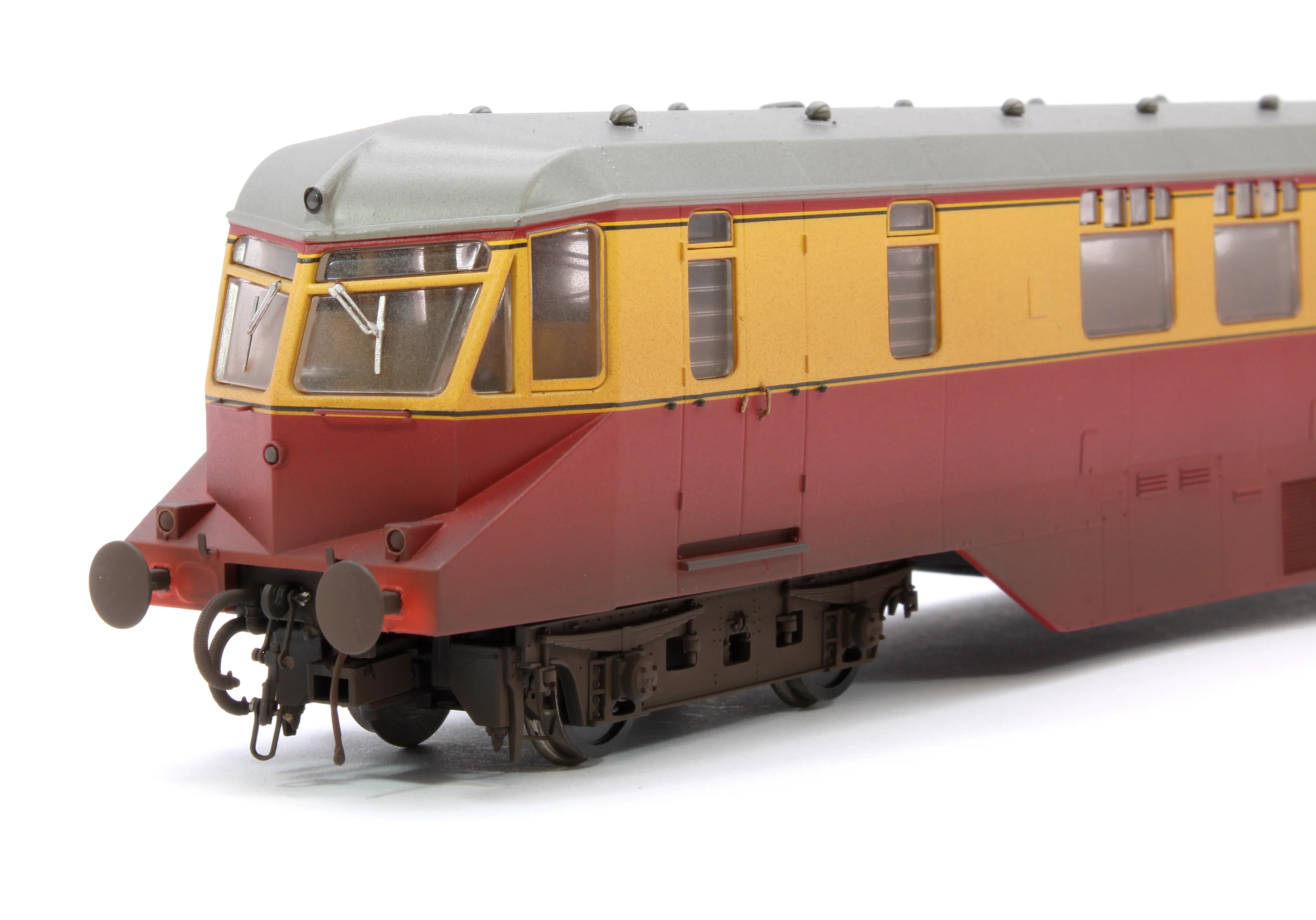 19407 GWR Passenger Railcar BR Crimson/Cream W20W (Grey Roof) Diesel Locomotive - Weathered - Image 7