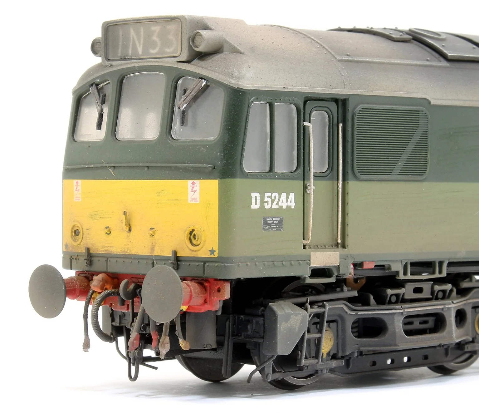 2531 Class 25/3 - D5244 BR Two tone Green with small yellow panels Diesel Locomotive - Weathered - Image 3