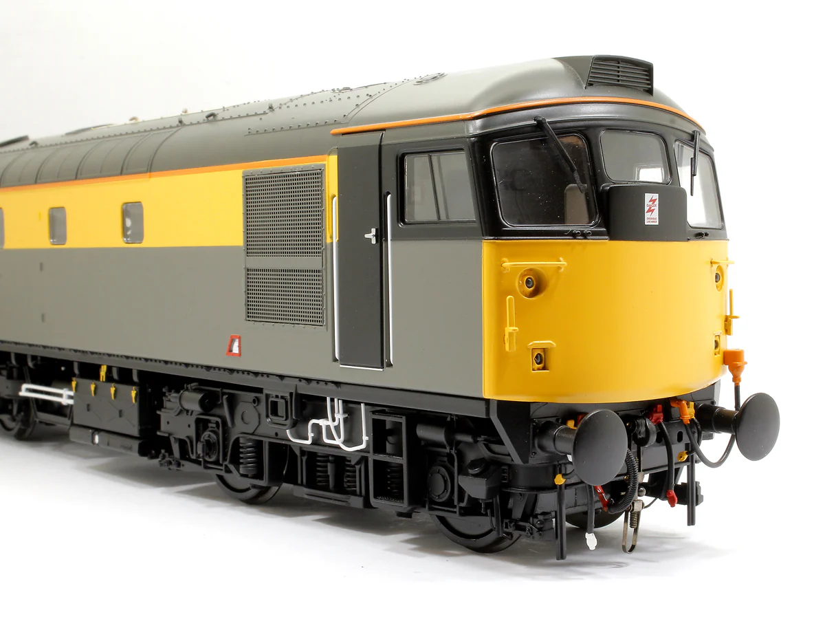 2682 Class 26 BR Civil Engineers ‘Dutch’ Grey/Yellow (Unnumbered) Diesel Locomotive - Image 7