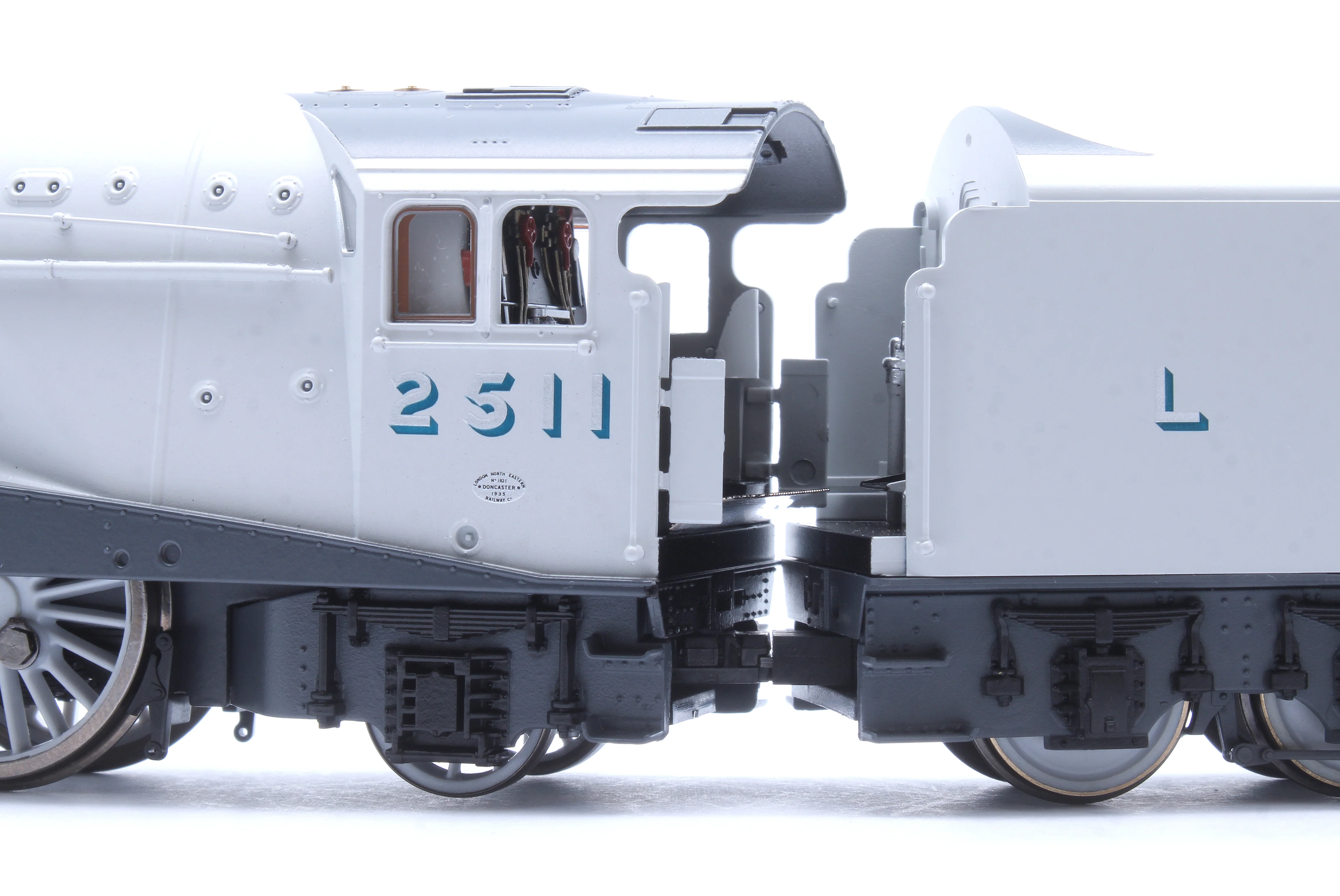 R30458 Hornby Dublo Class A4 4-6-2 LNER No.2511 'Silver King' (90th Anniversary Collection) Steam Locomotive - Image 7
