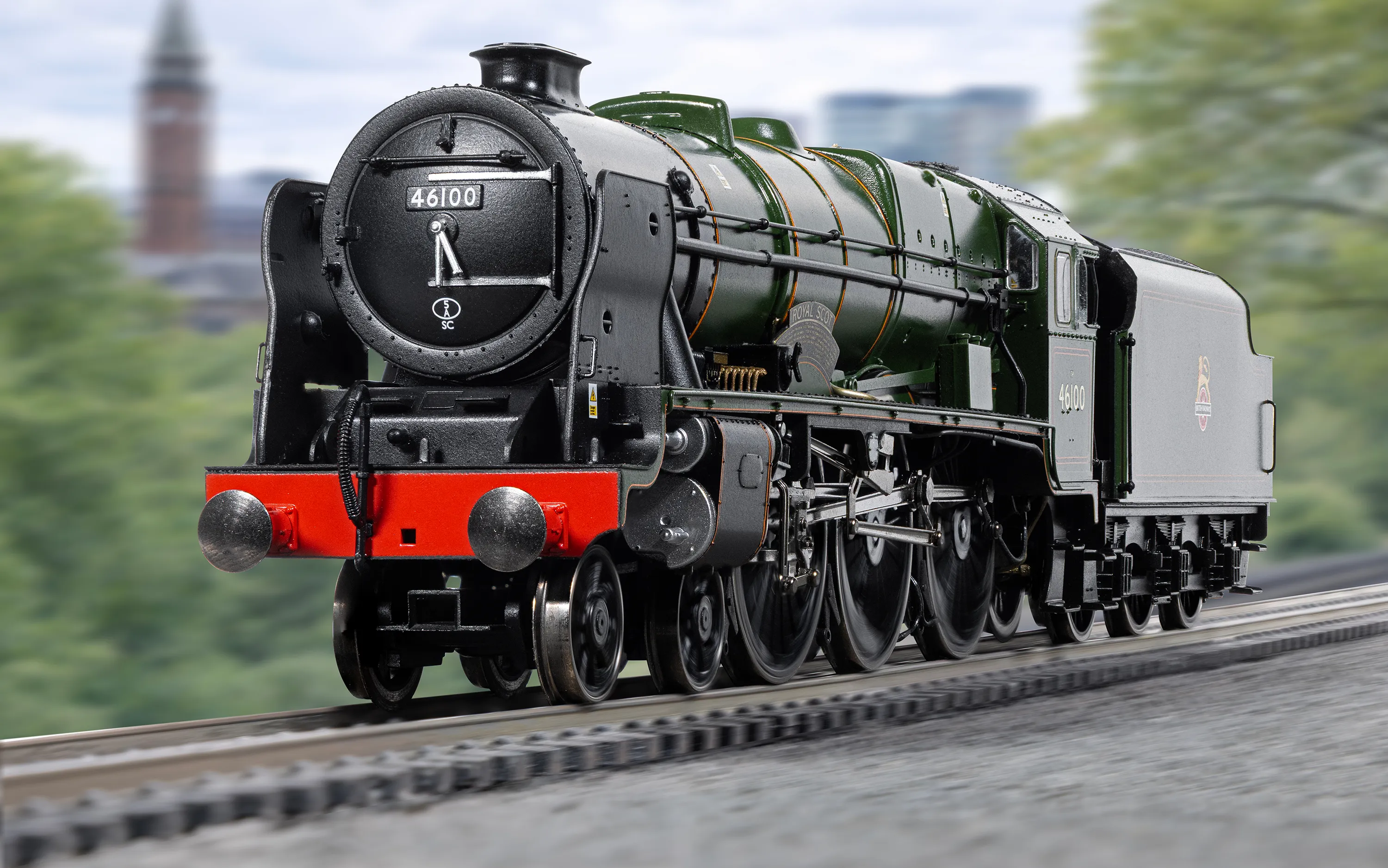 R30500 Class 7P 4-6-0 BR Green Early Emblem 46100 'Royal Scot' (One:One Collection) Steam Locomotive - Image 10