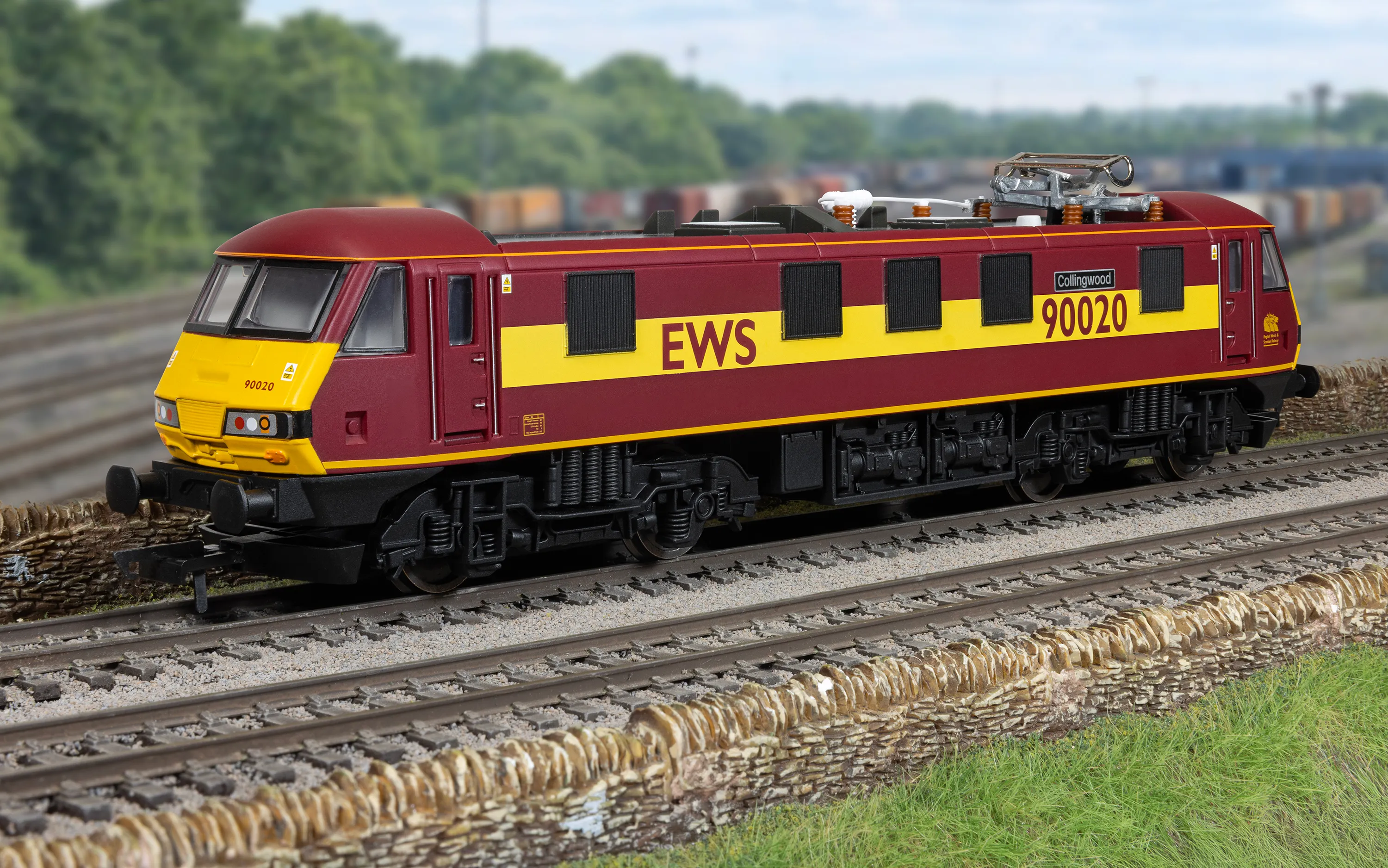 R30528 RailRoad Class 90 EWS 90020 'Collingwood' Electric Locomotive - Image 13