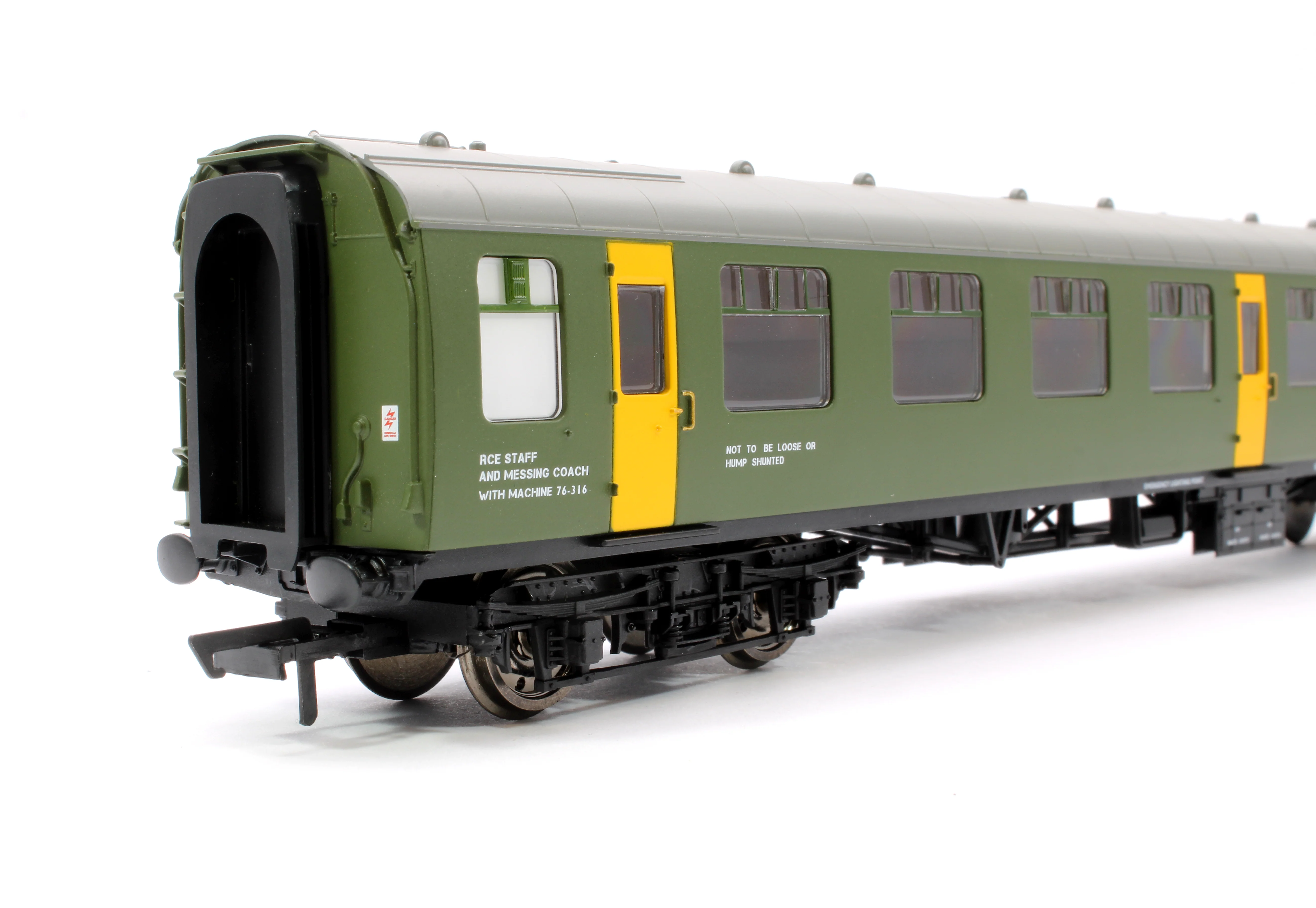 R40006 ex-Mk1 SK Ballast Cleaner Train Staff Coach BR Departmental DB 975805 - Image 4