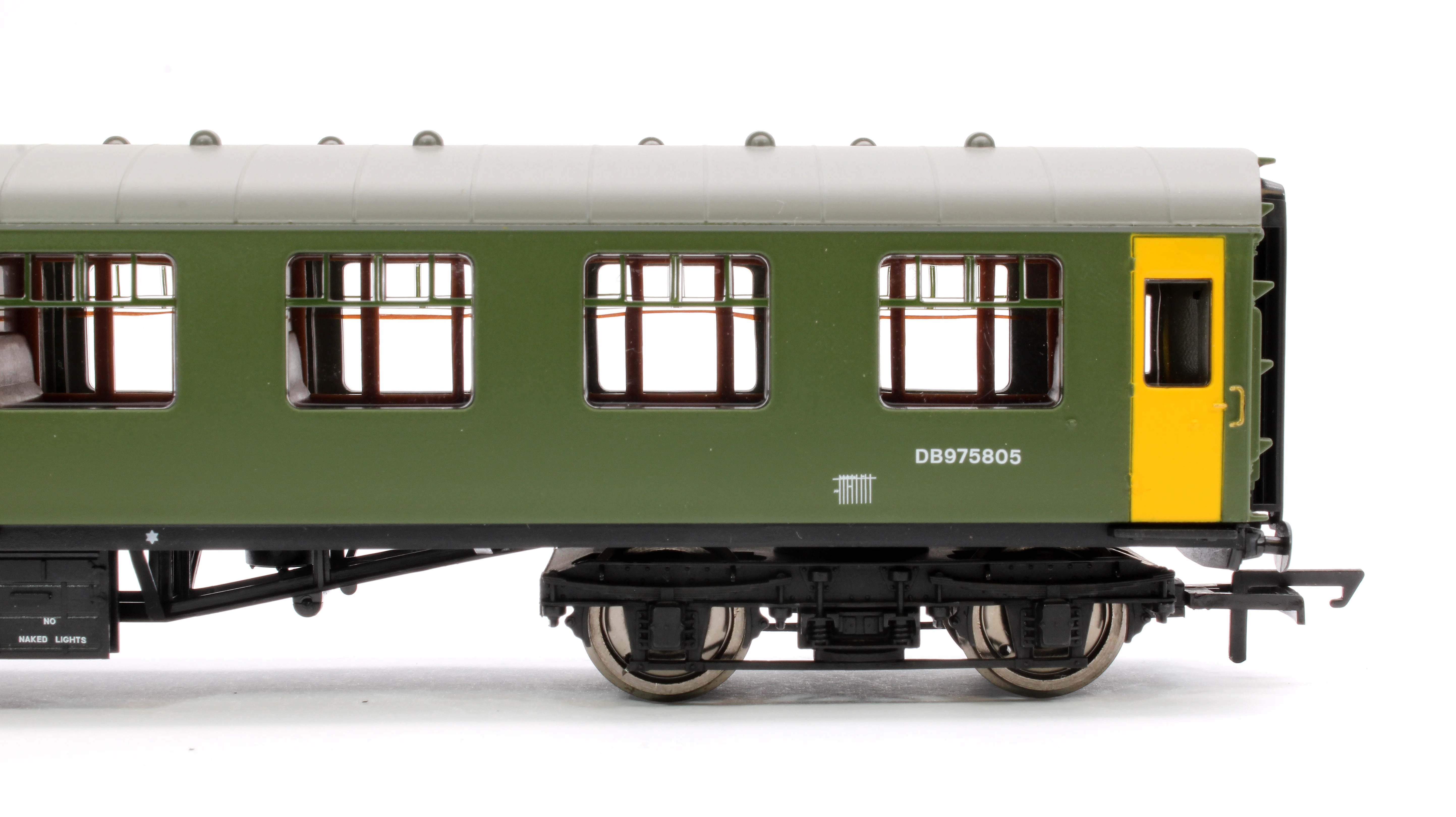 R40006 ex-Mk1 SK Ballast Cleaner Train Staff Coach BR Departmental DB 975805 - Image 5