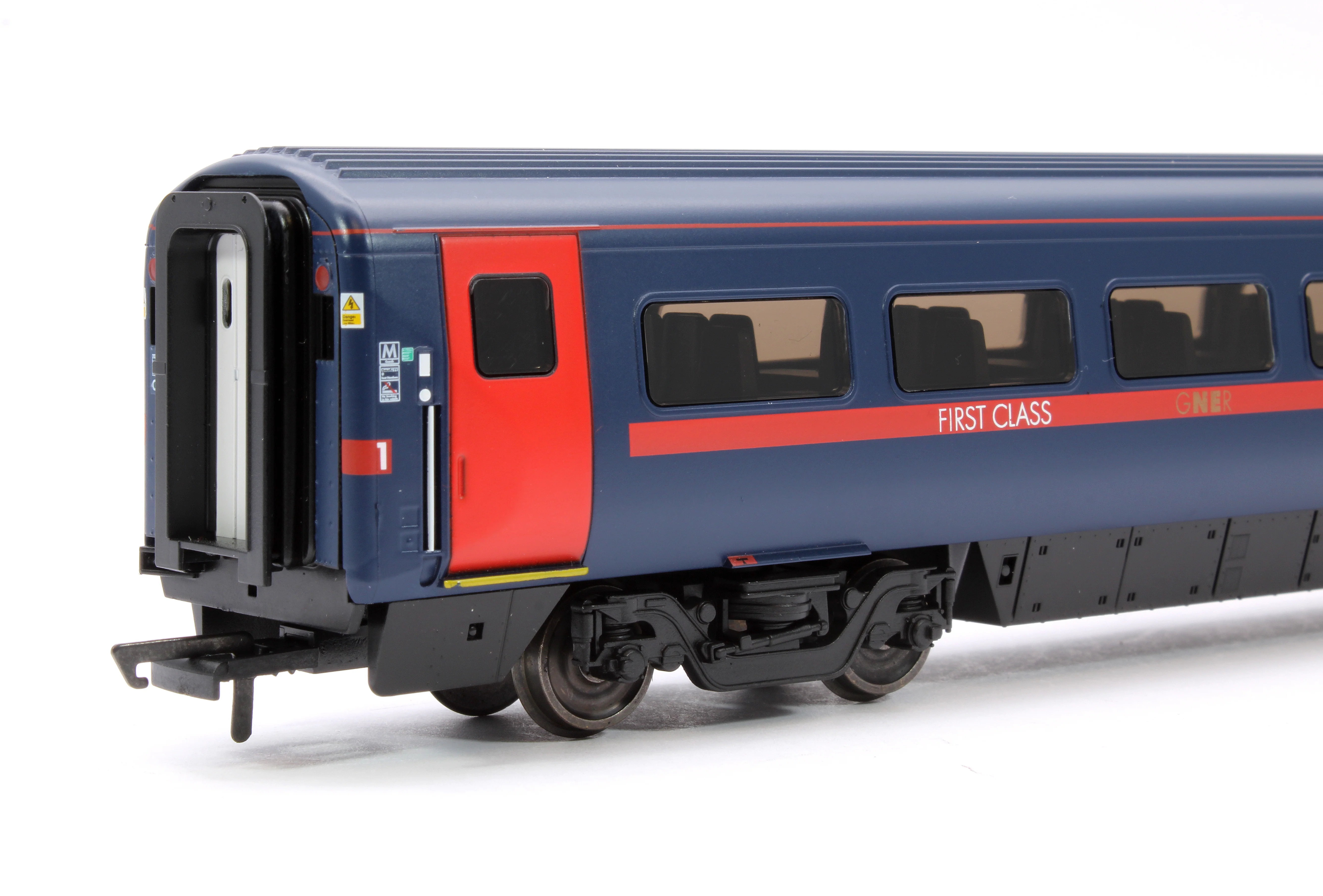 R40165 GNER Mk4 Open First Coach M 11417 - Image 4