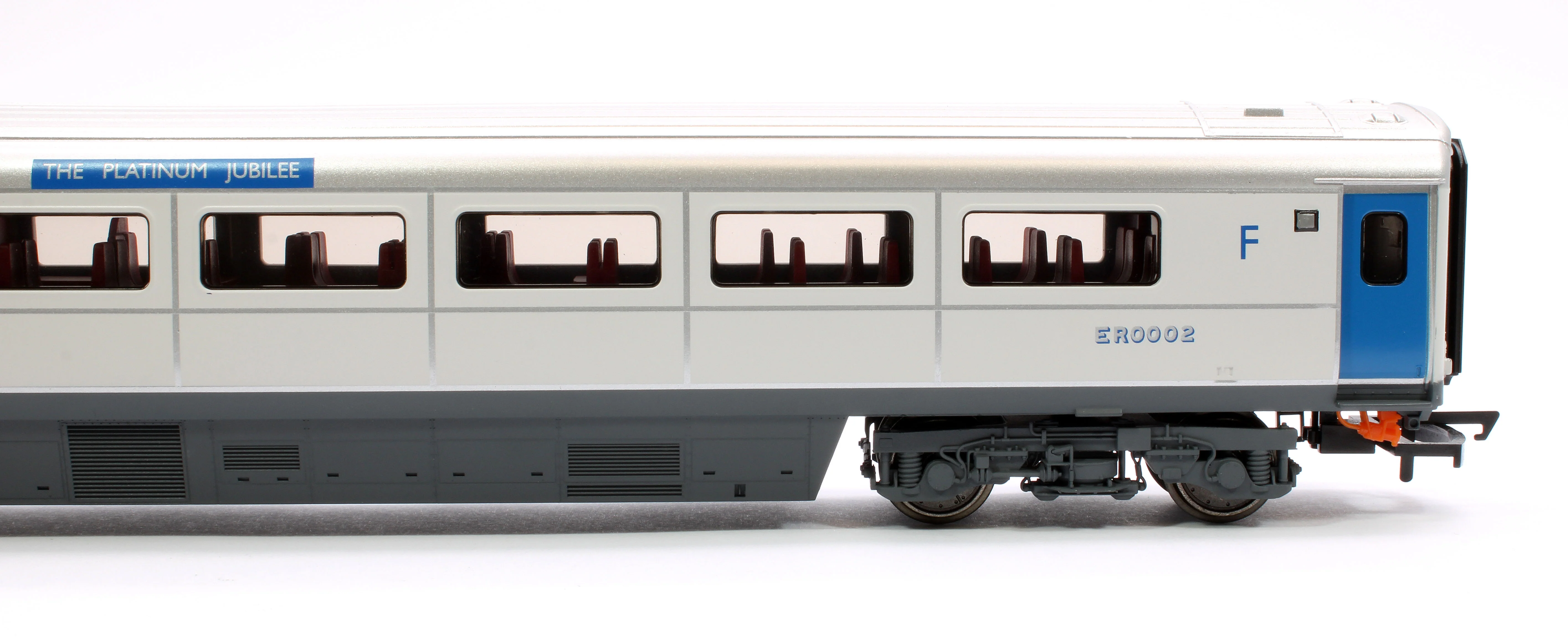 R40355D Mk3 Sliding Door Trailer First Disabled Platinum Jubilee of HM Queen Elizabeth II ER0002 - Image 4