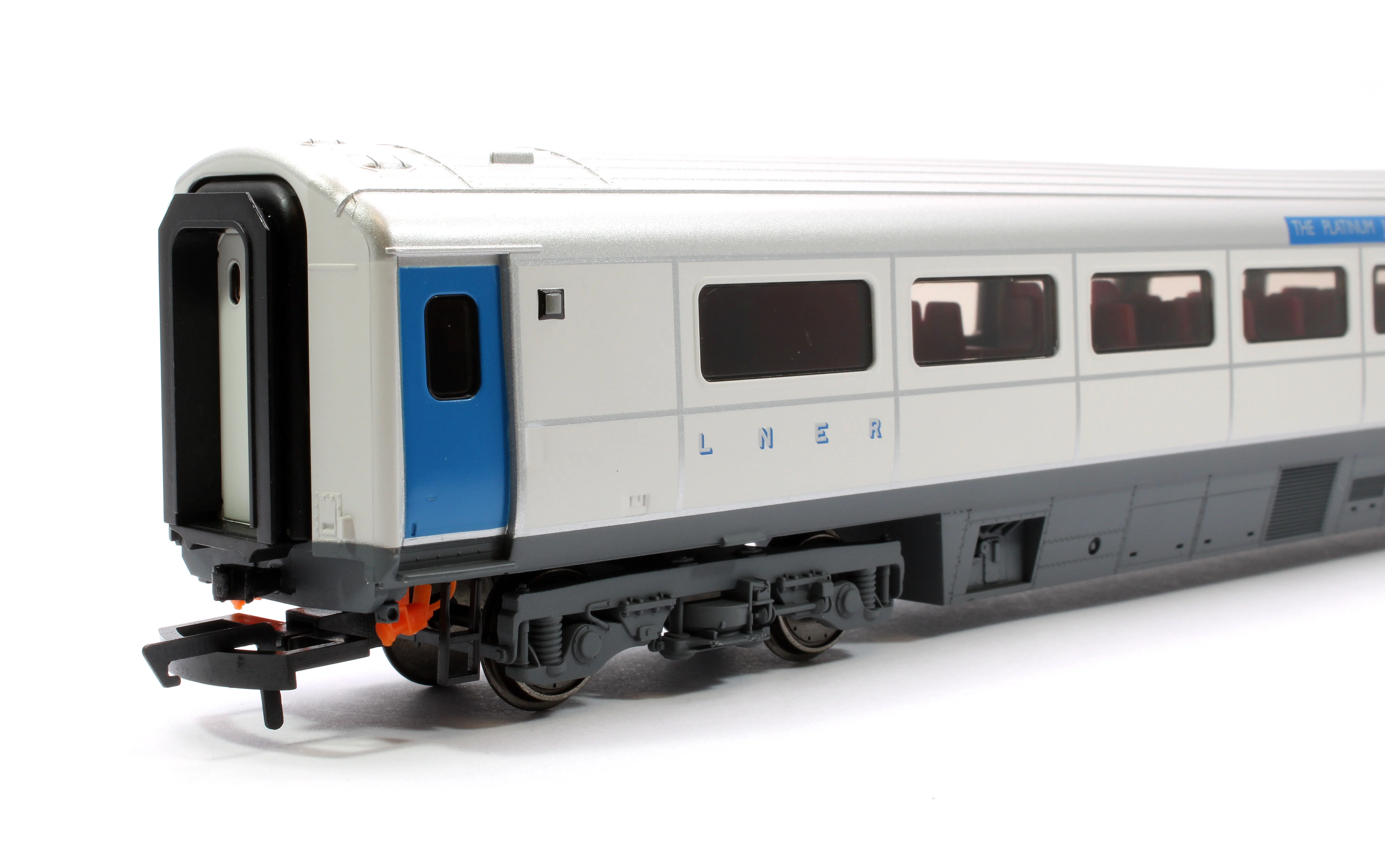 R40355E Mk3 Sliding Door Trailer First Disabled Platinum Jubilee of HM Queen Elizabeth II ER0012 - Image 5