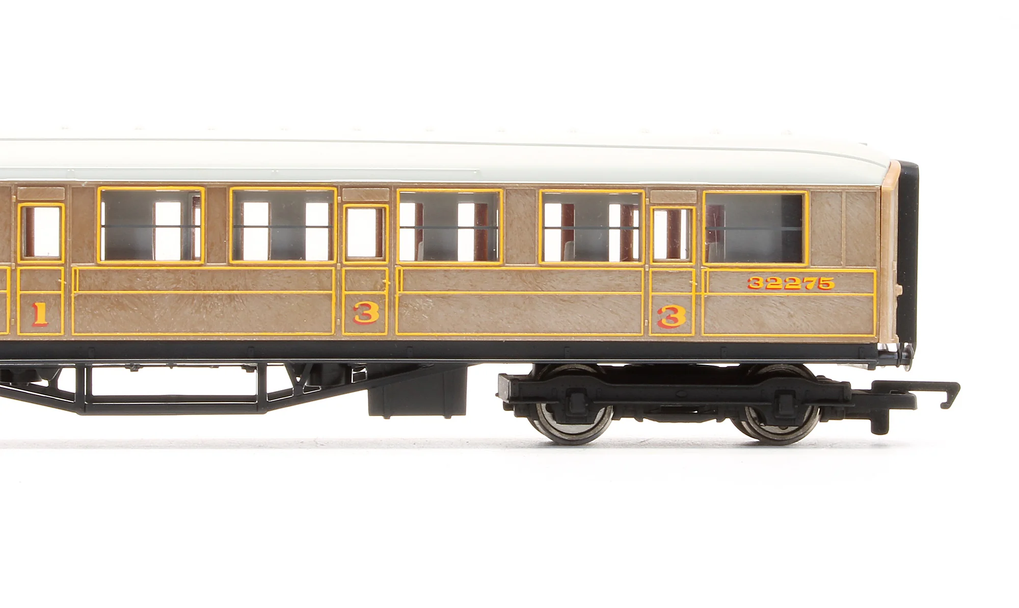 Pre-Owned R4062C LNER Composite Coach ''32275' - Image 3